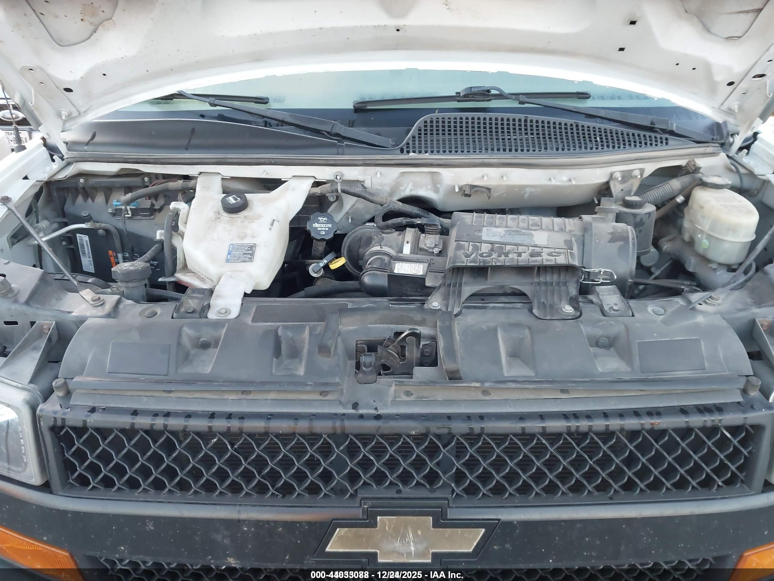 CHEVROLET EXPRESS image 10