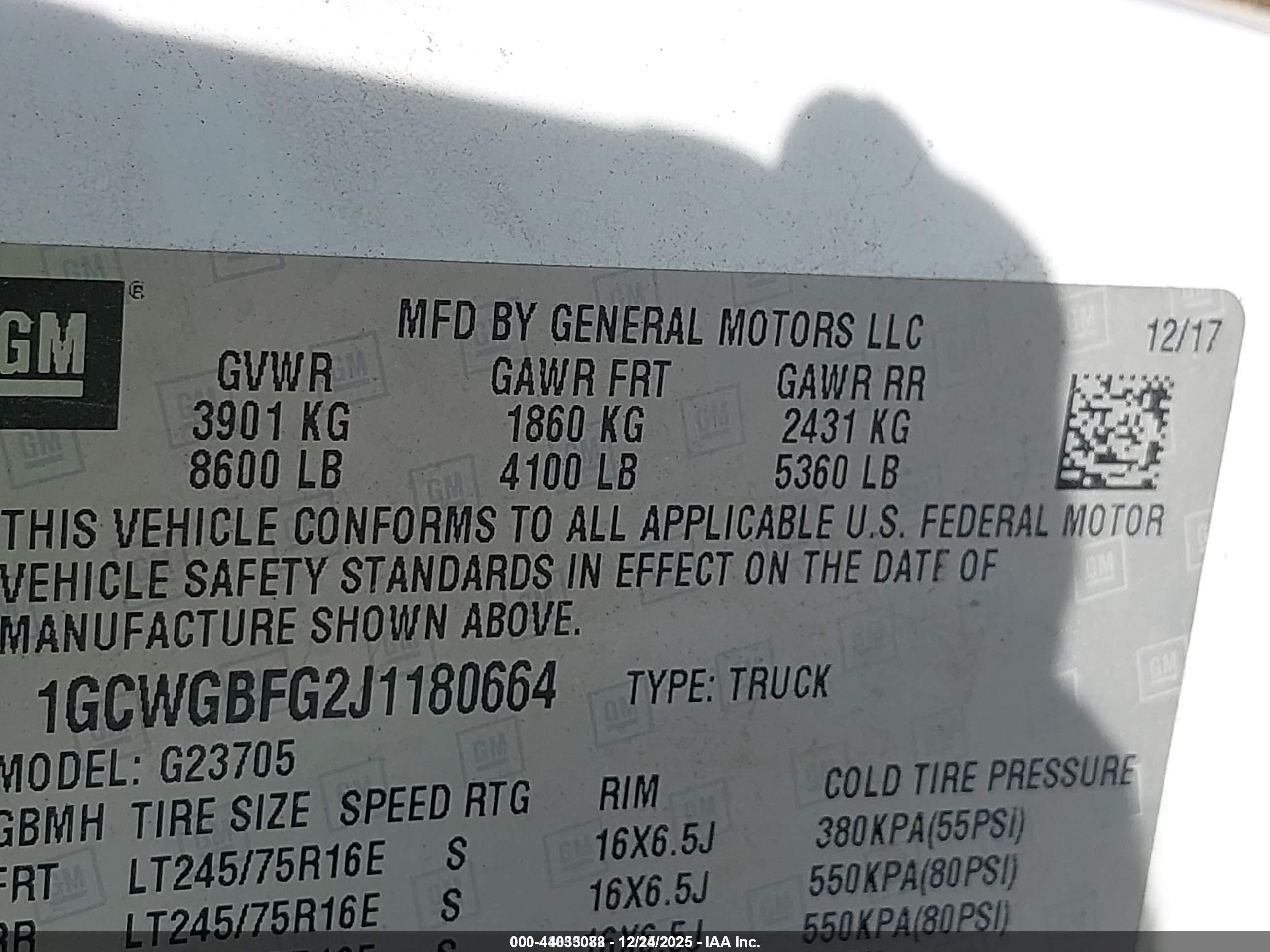 CHEVROLET EXPRESS image 9