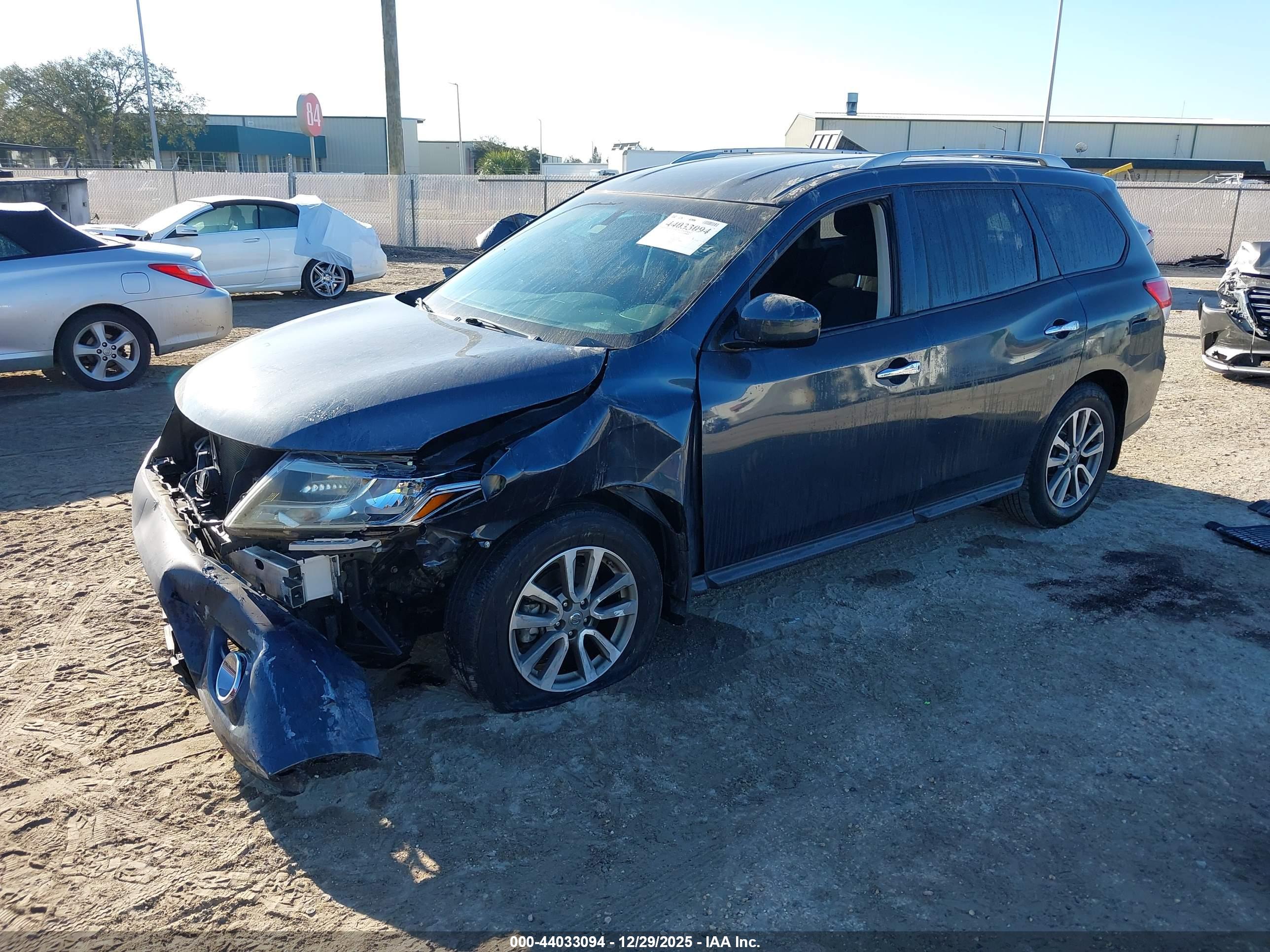 NISSAN PATHFINDER image 2