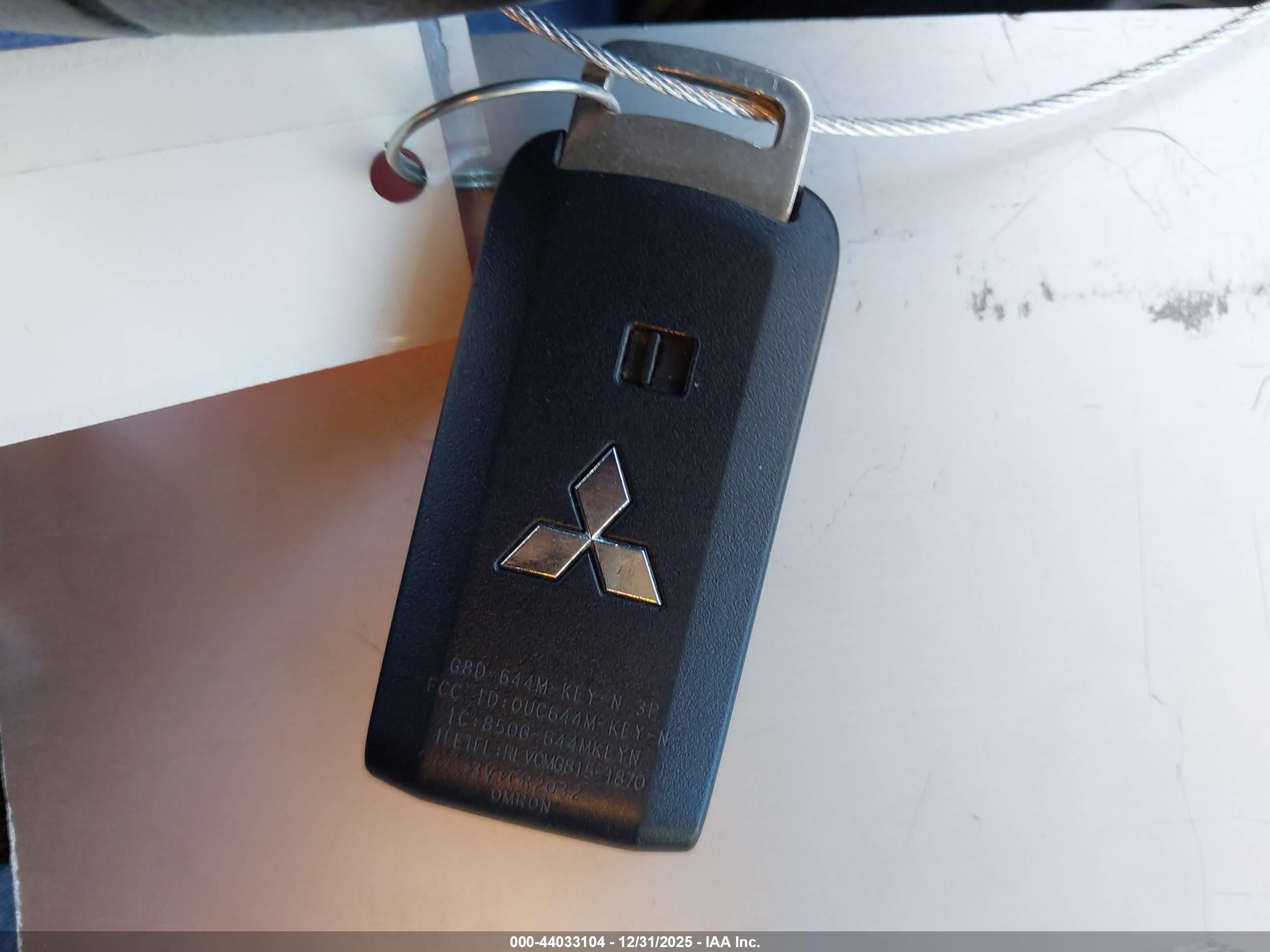 MITSUBISHI OUTLANDER image 11