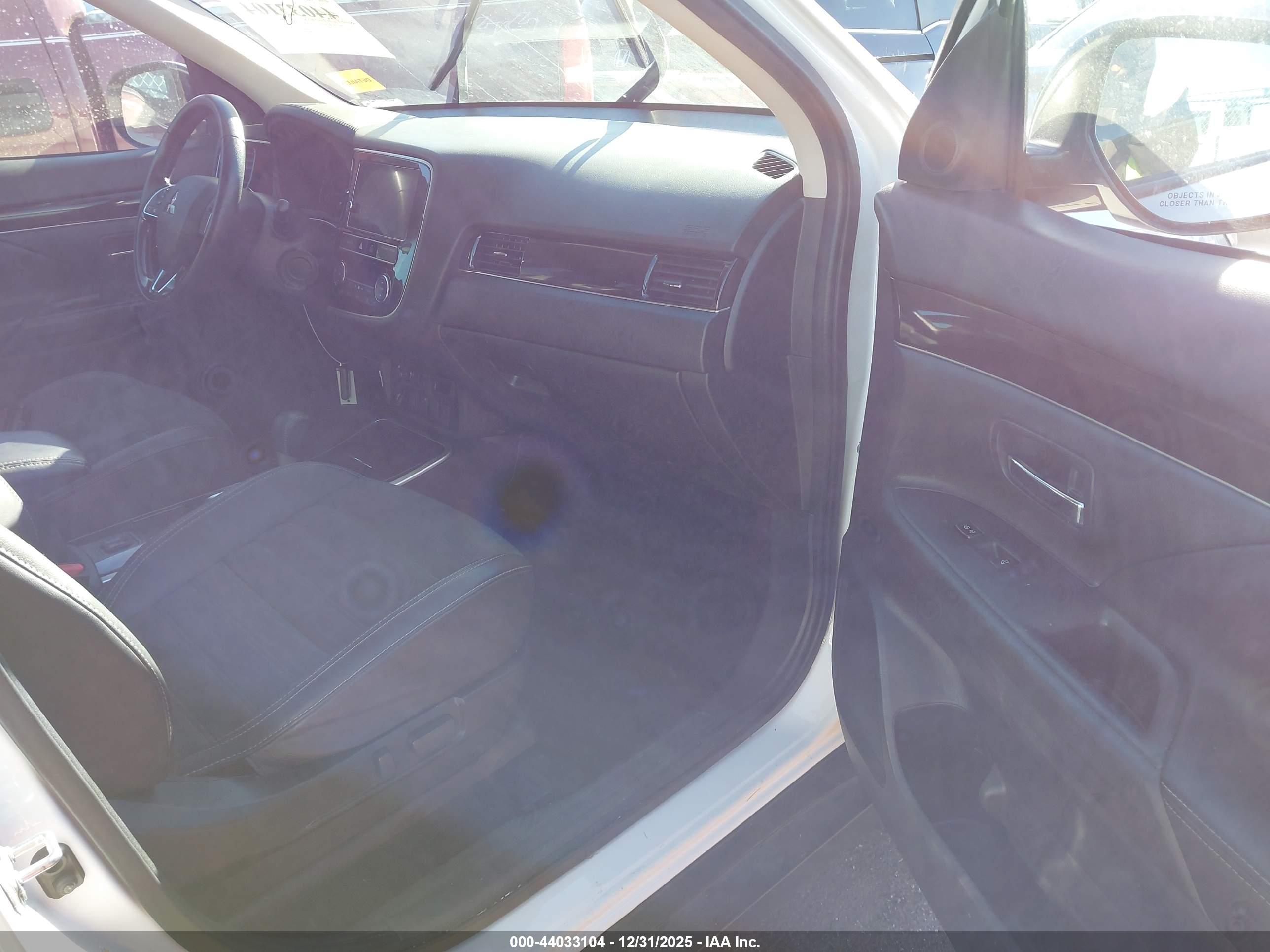 MITSUBISHI OUTLANDER image 5