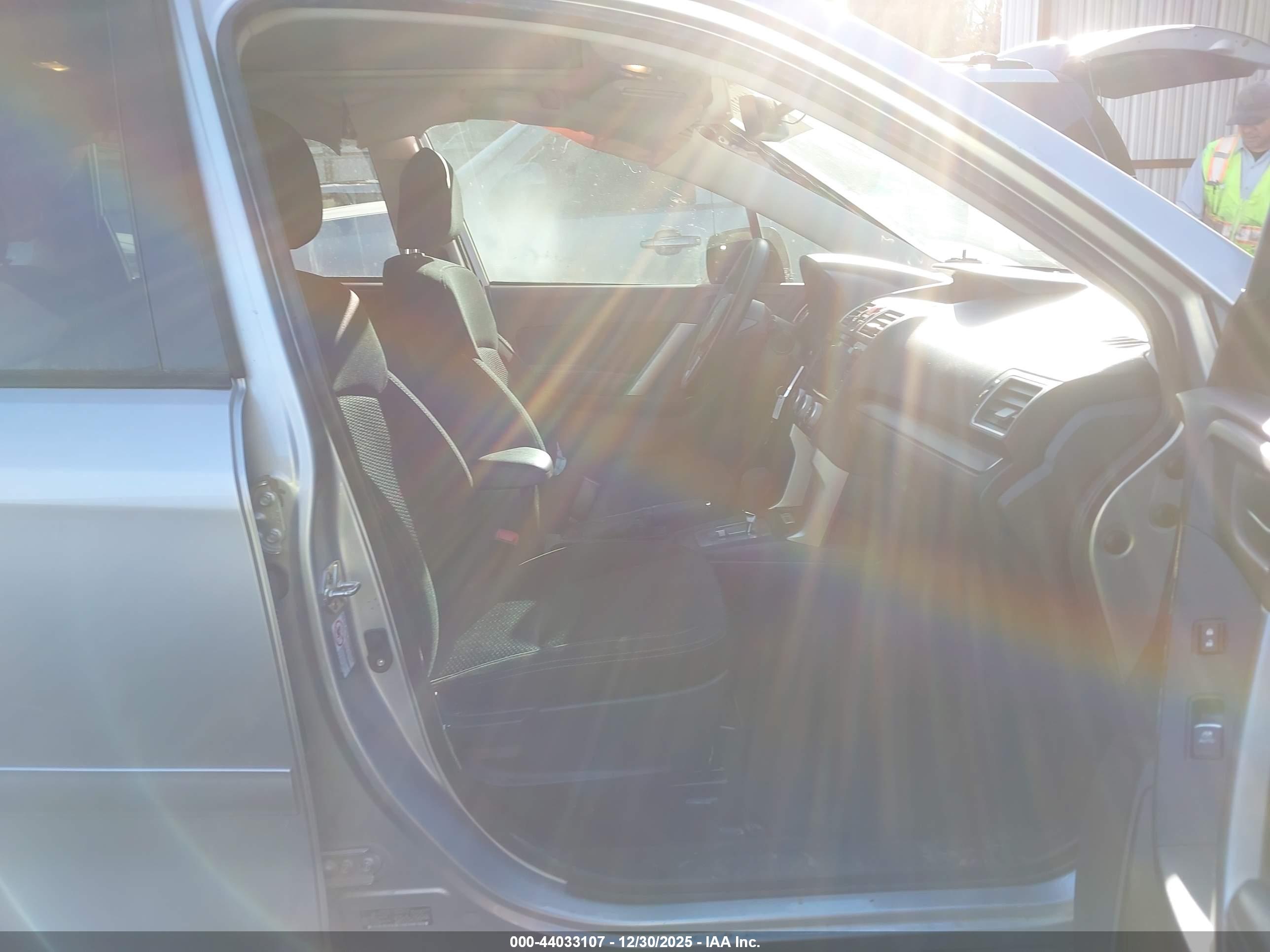SUBARU FORESTER image 5
