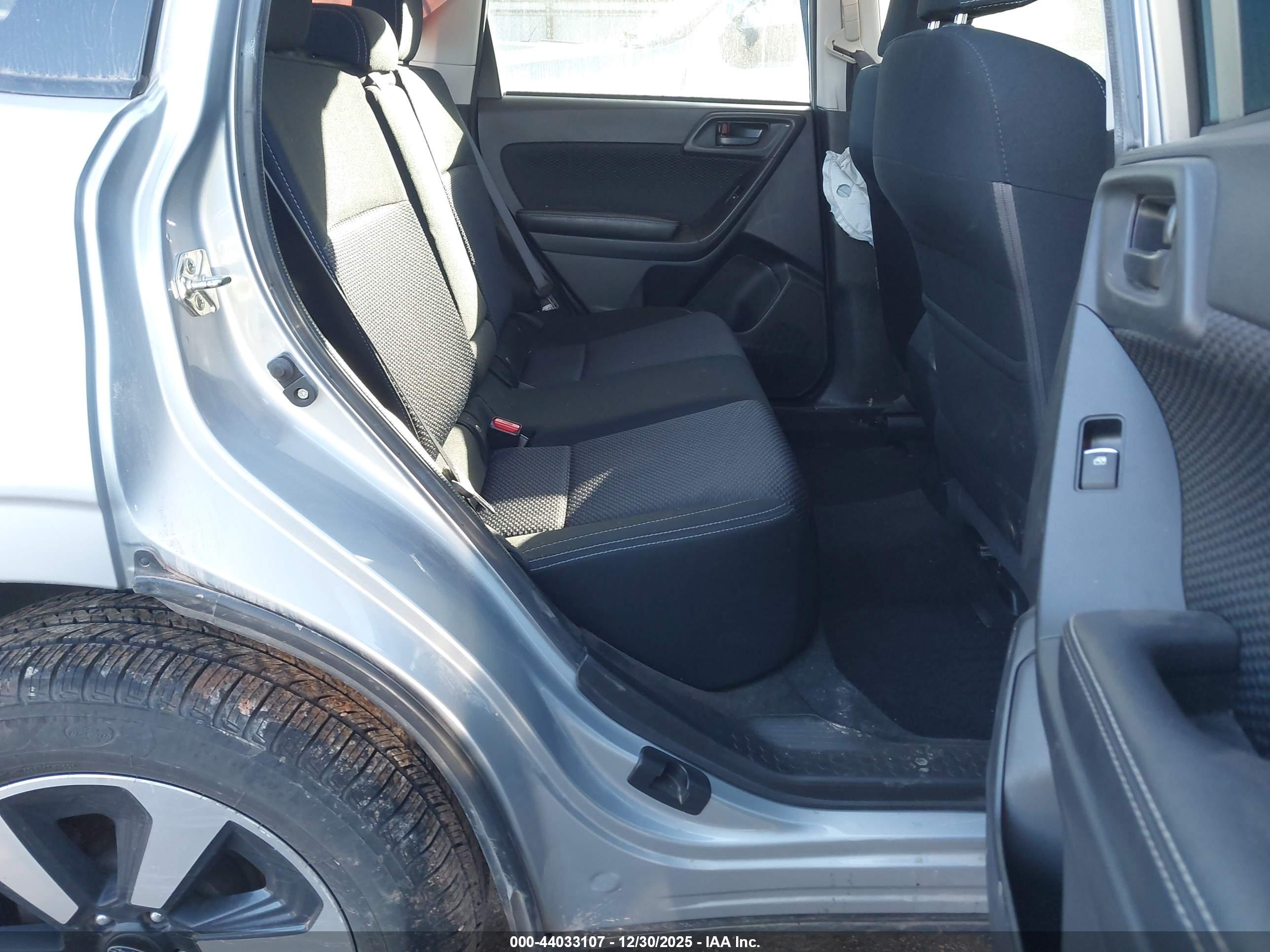 SUBARU FORESTER image 8