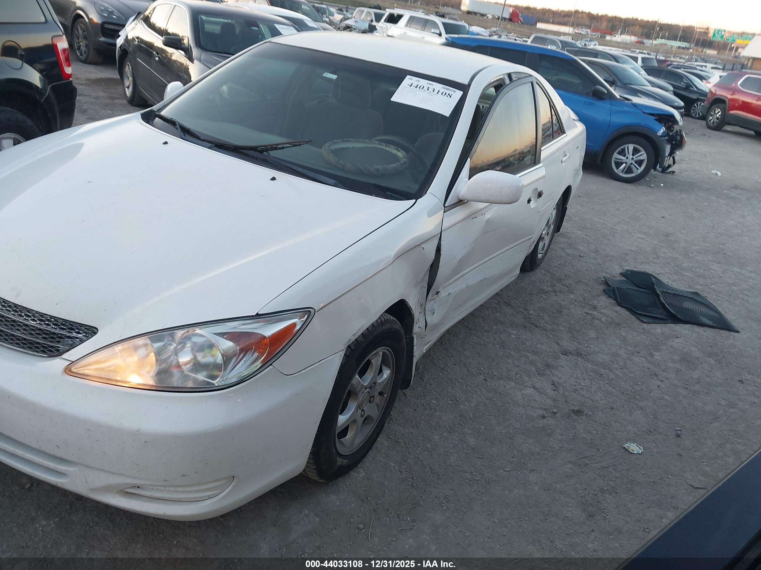 TOYOTA CAMRY image 2