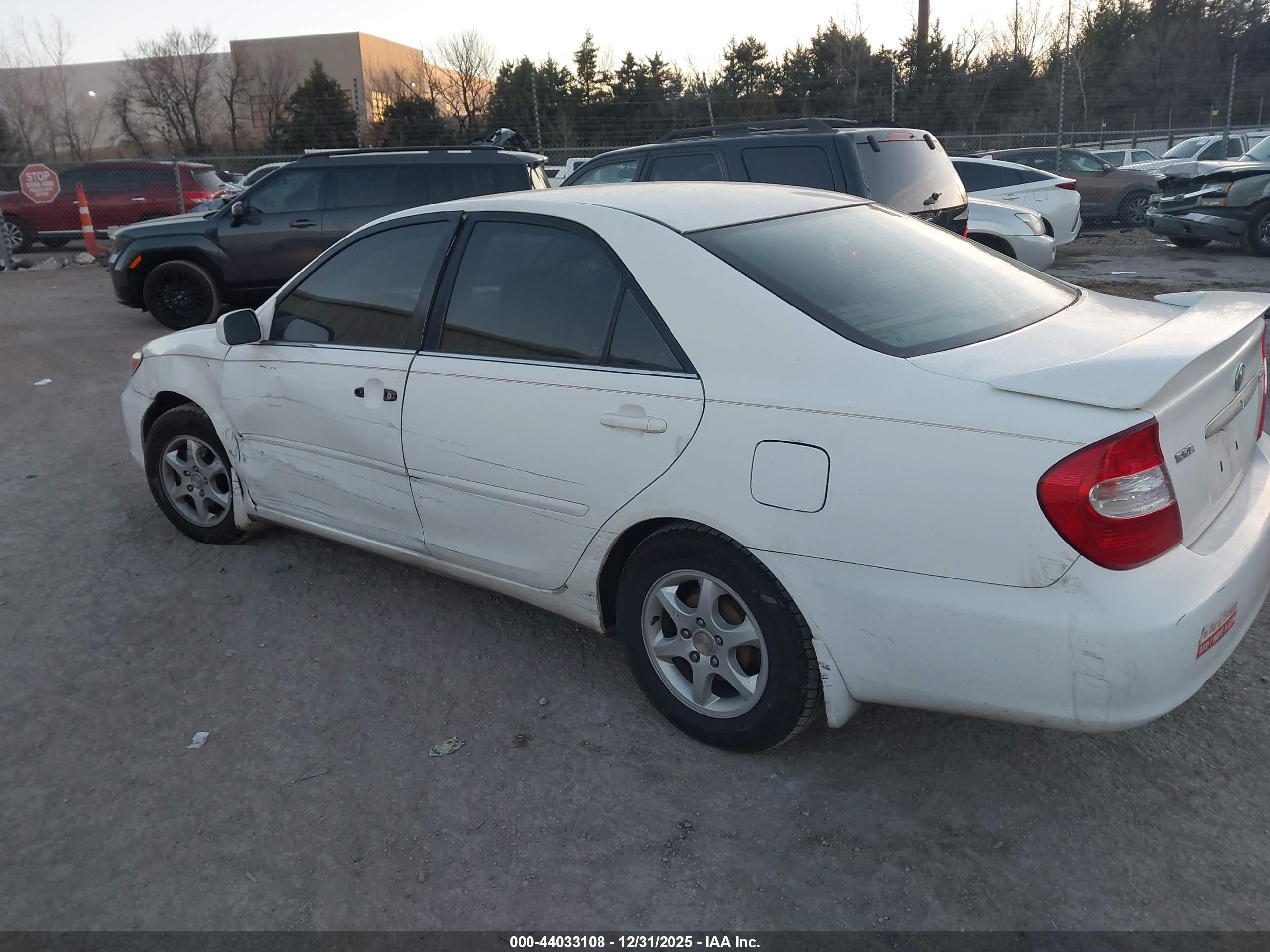 TOYOTA CAMRY image 3