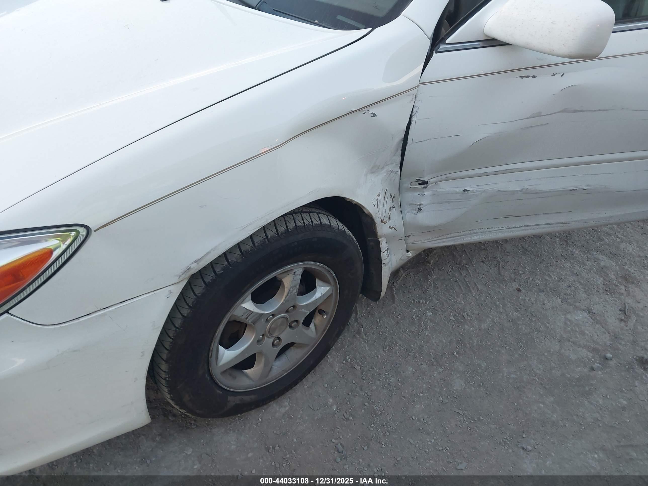 TOYOTA CAMRY image 6