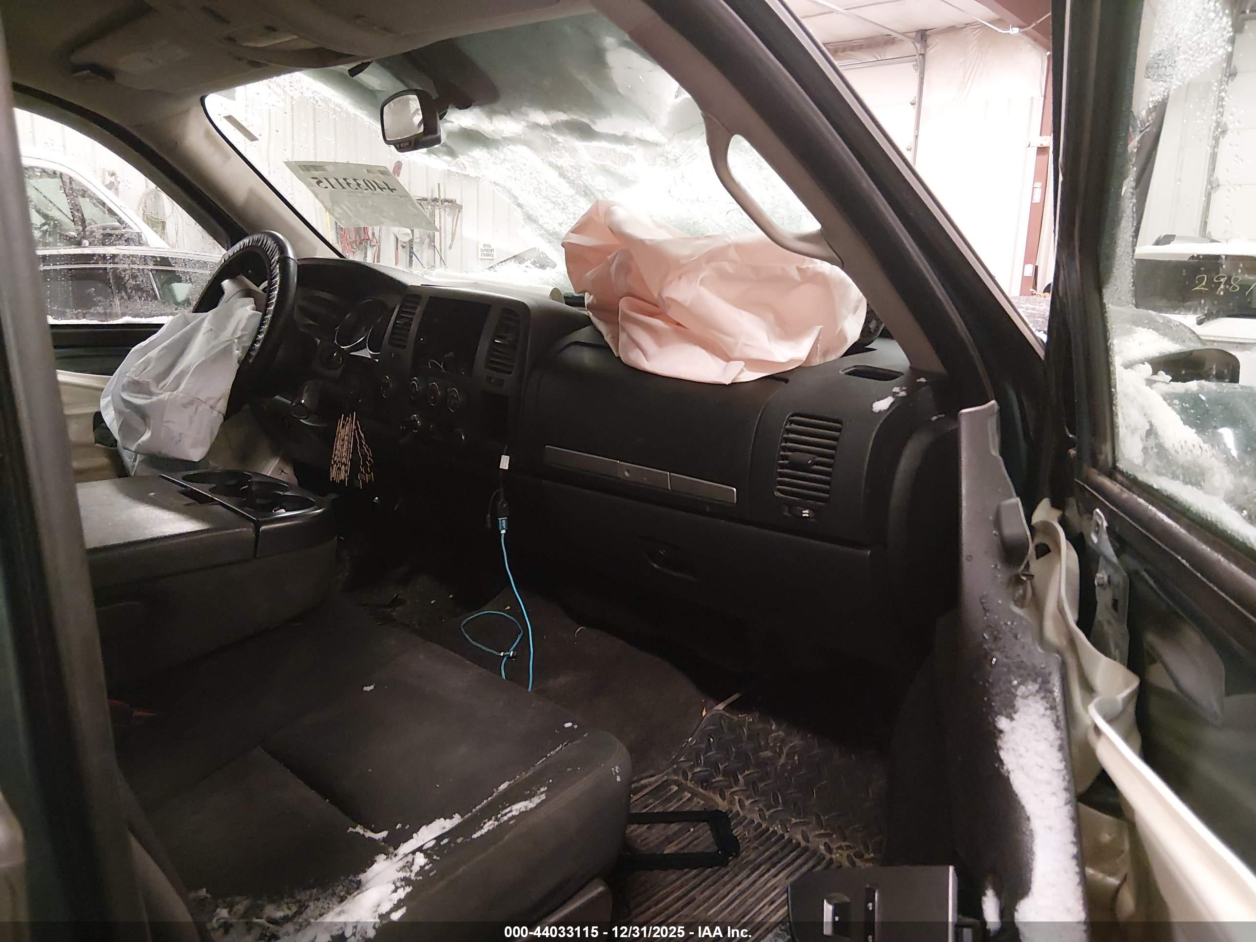 CHEVROLET SILVERADO image 5