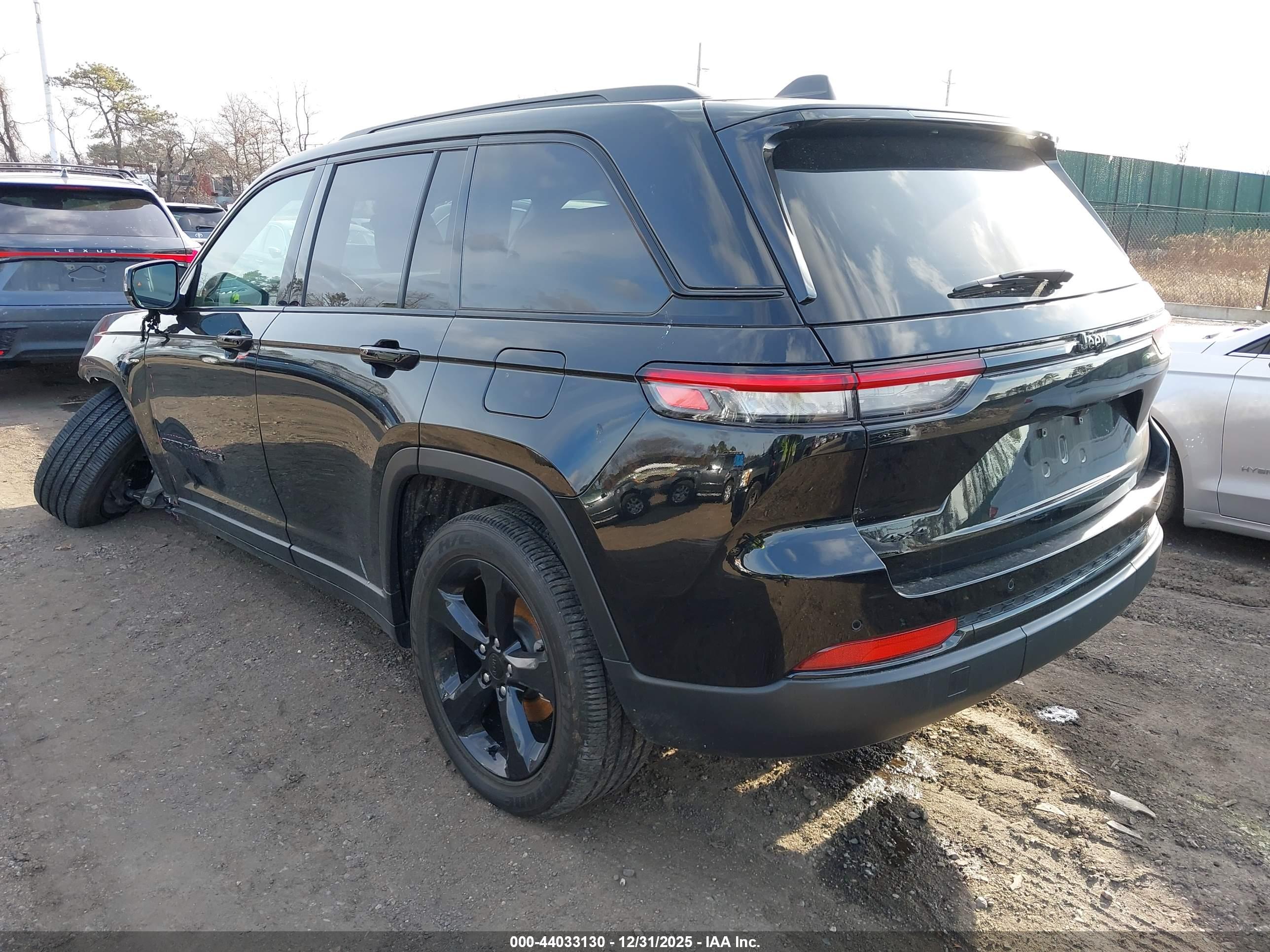 JEEP GRAND image 3