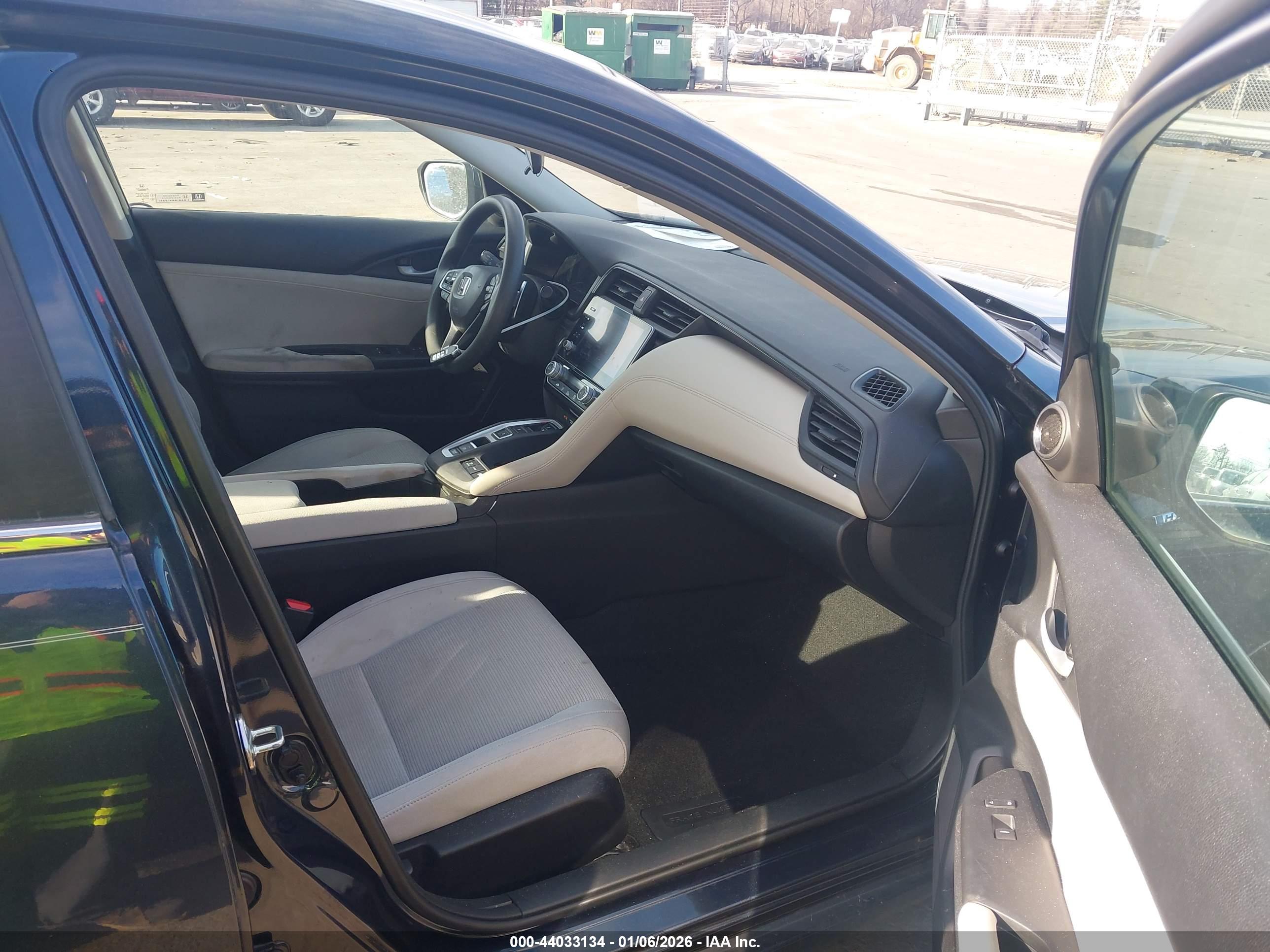 HONDA INSIGHT image 5