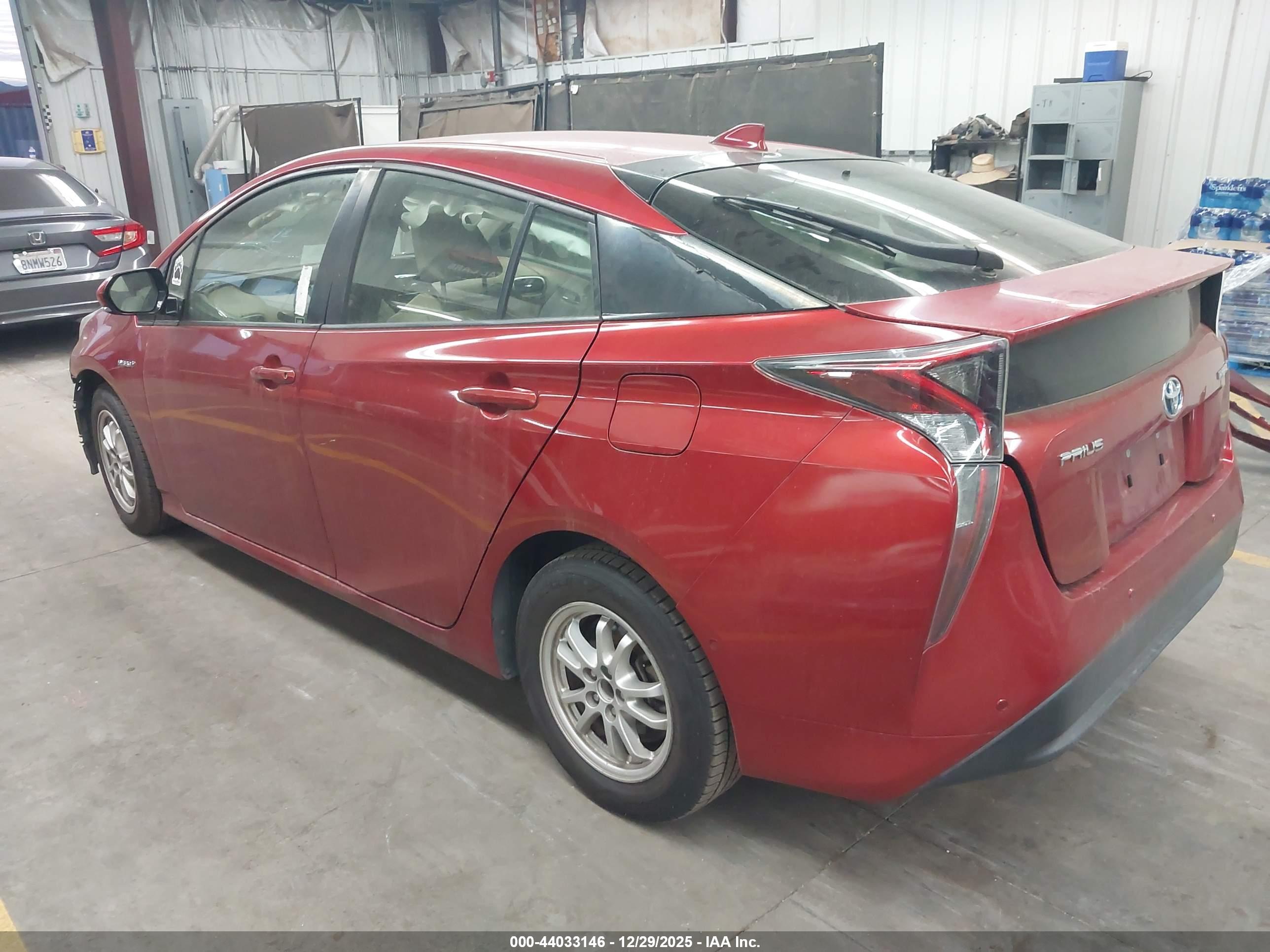 TOYOTA PRIUS image 3