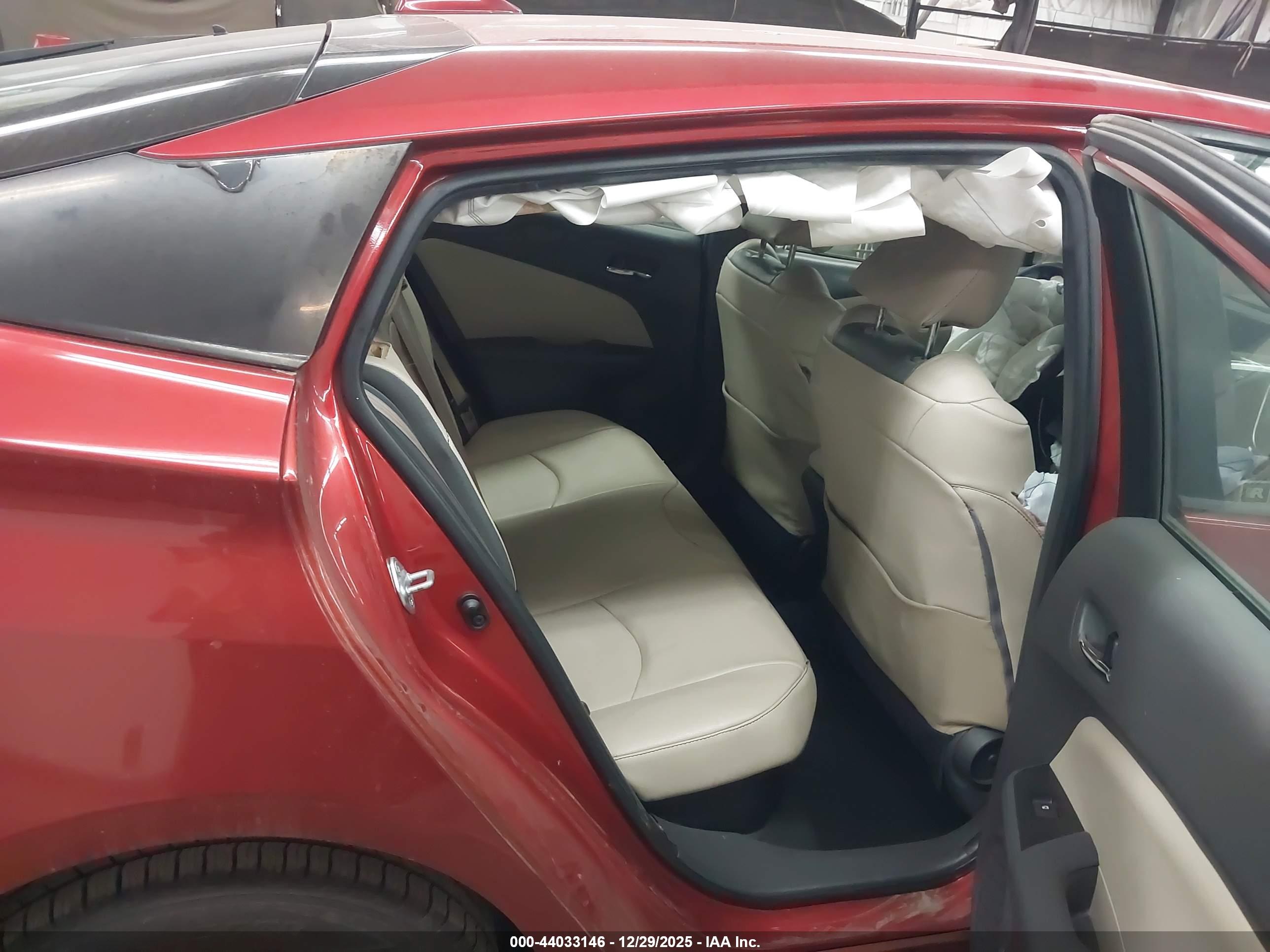 TOYOTA PRIUS image 8