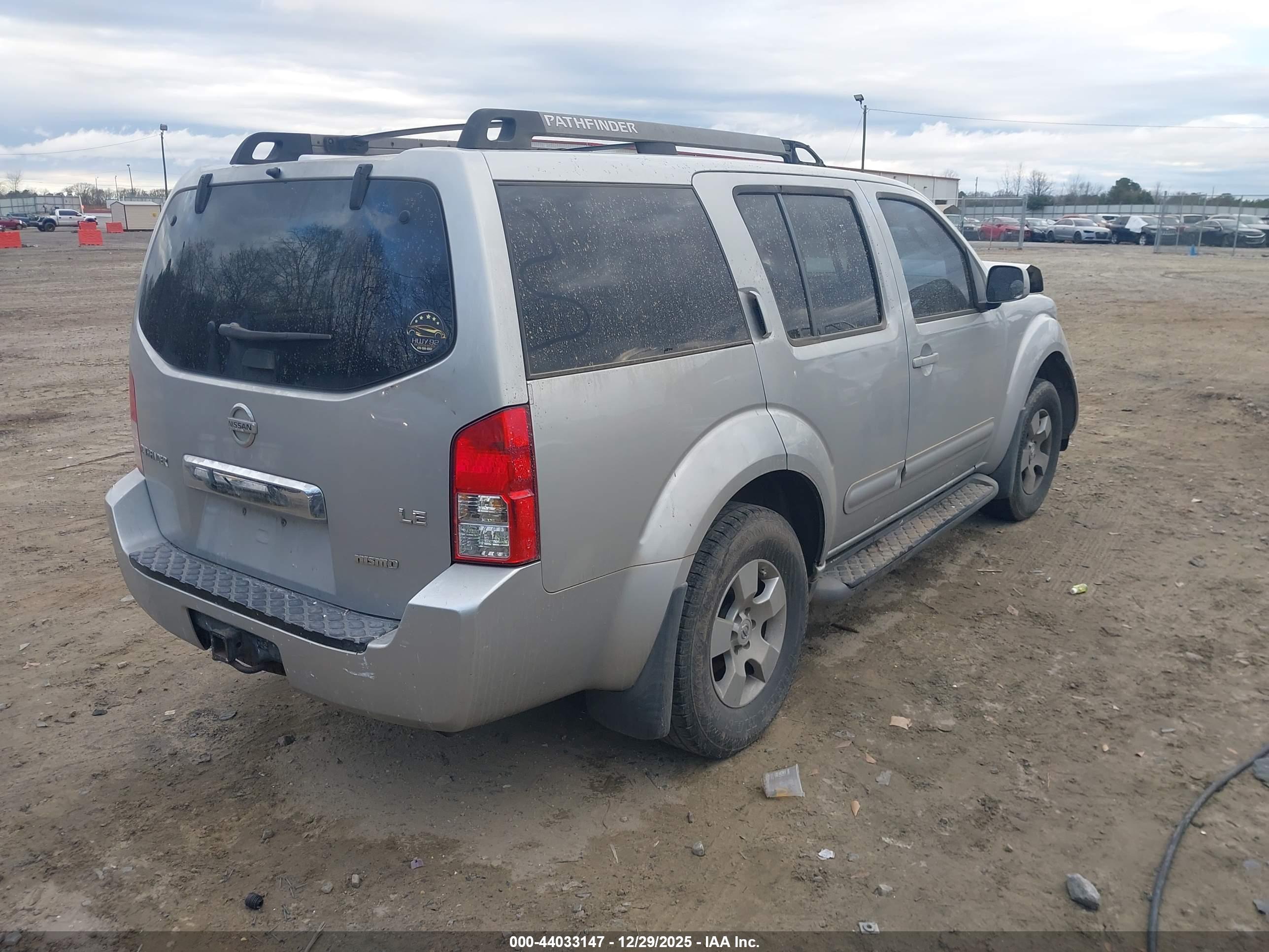 NISSAN PATHFINDER image 4