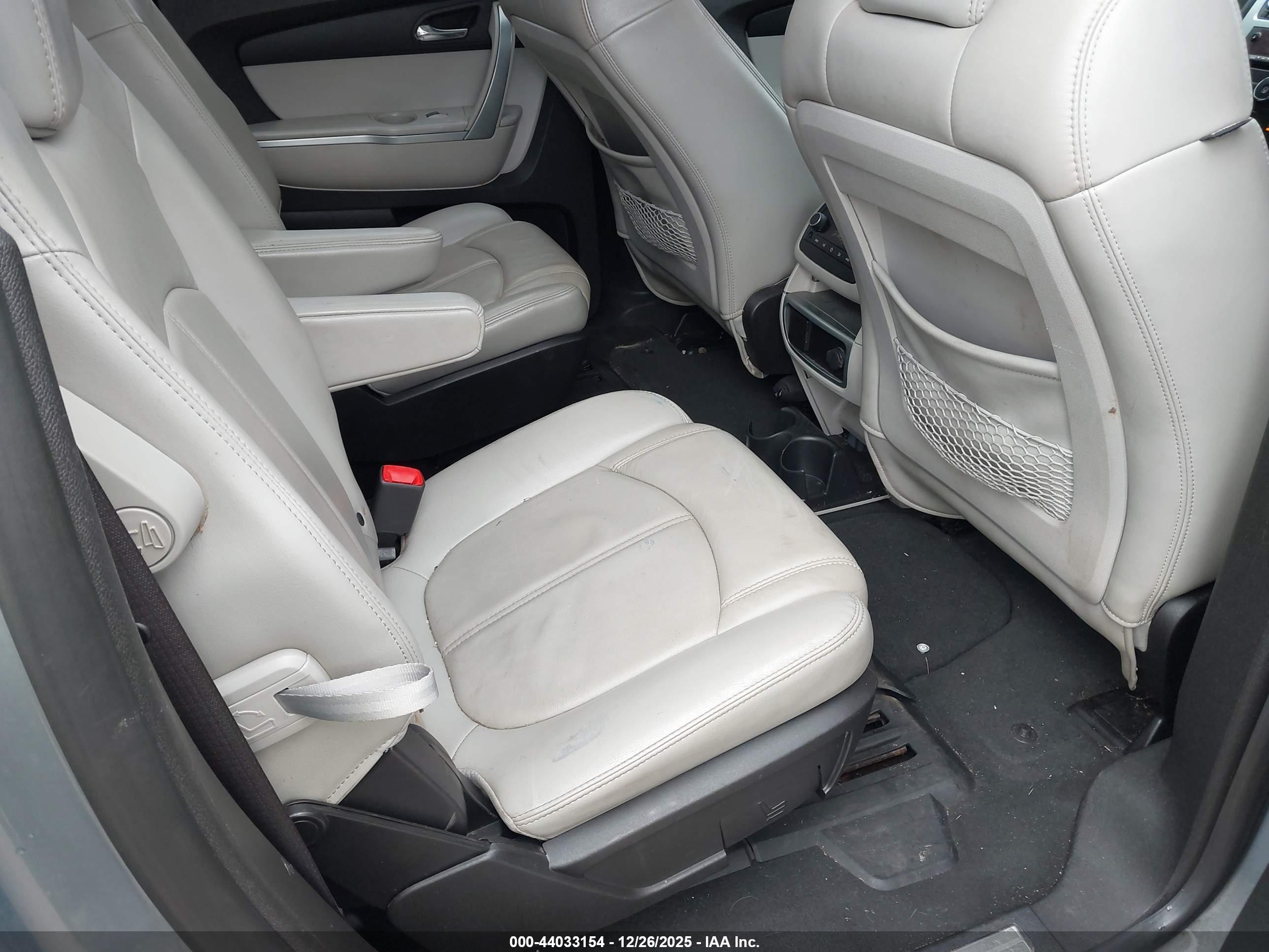 GMC ACADIA image 8