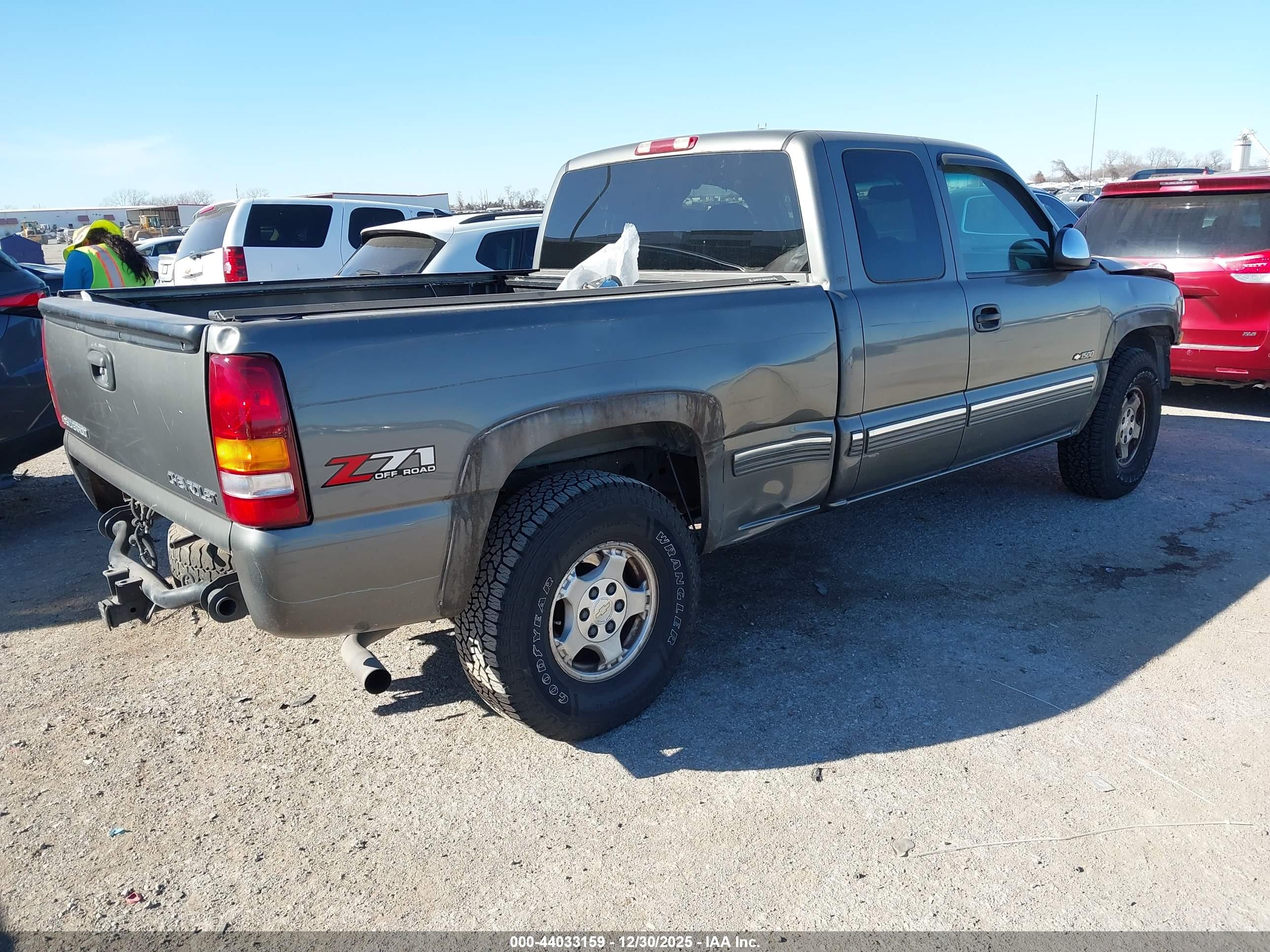 CHEVROLET SILVERADO image 4