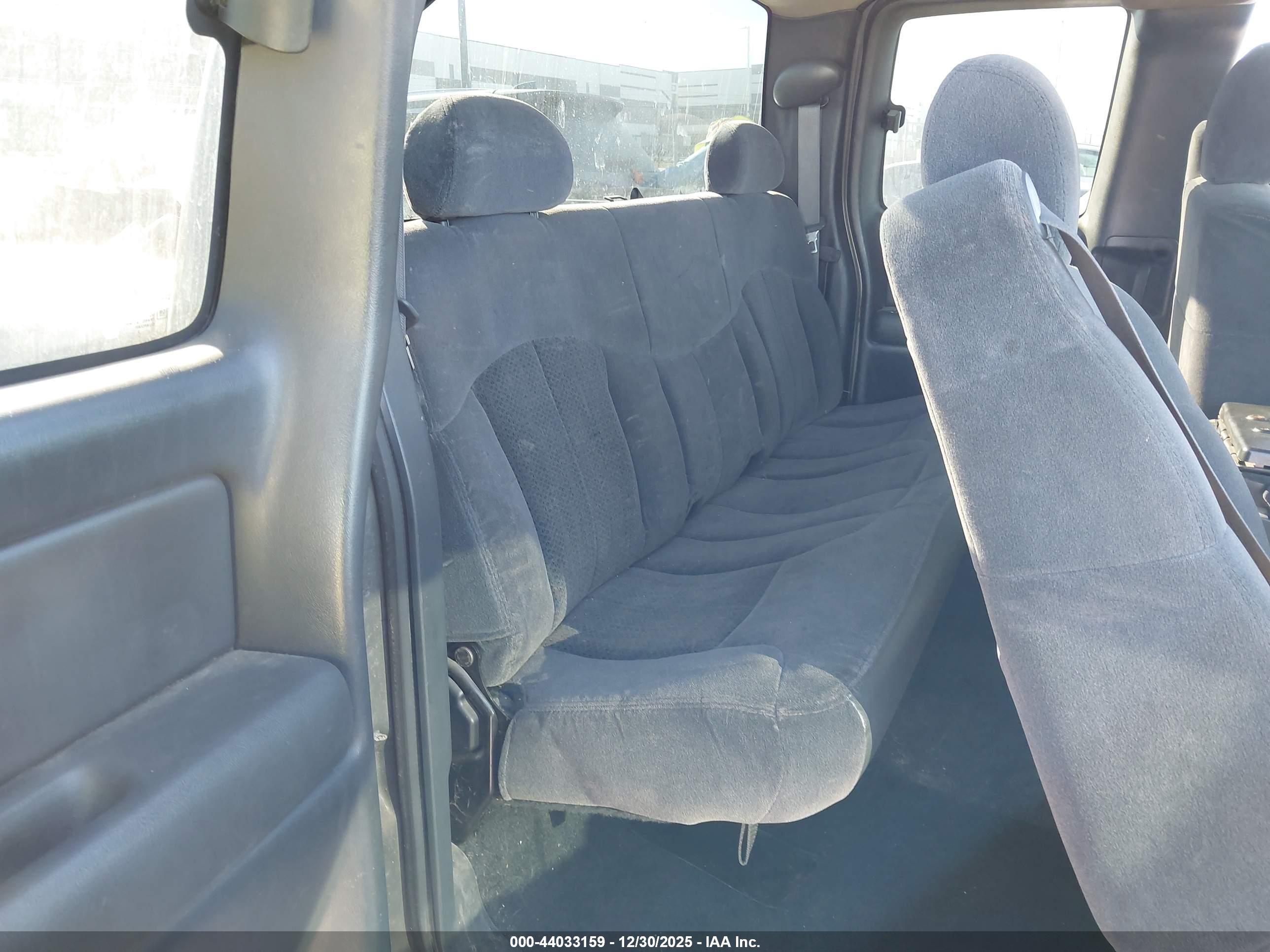 CHEVROLET SILVERADO image 8