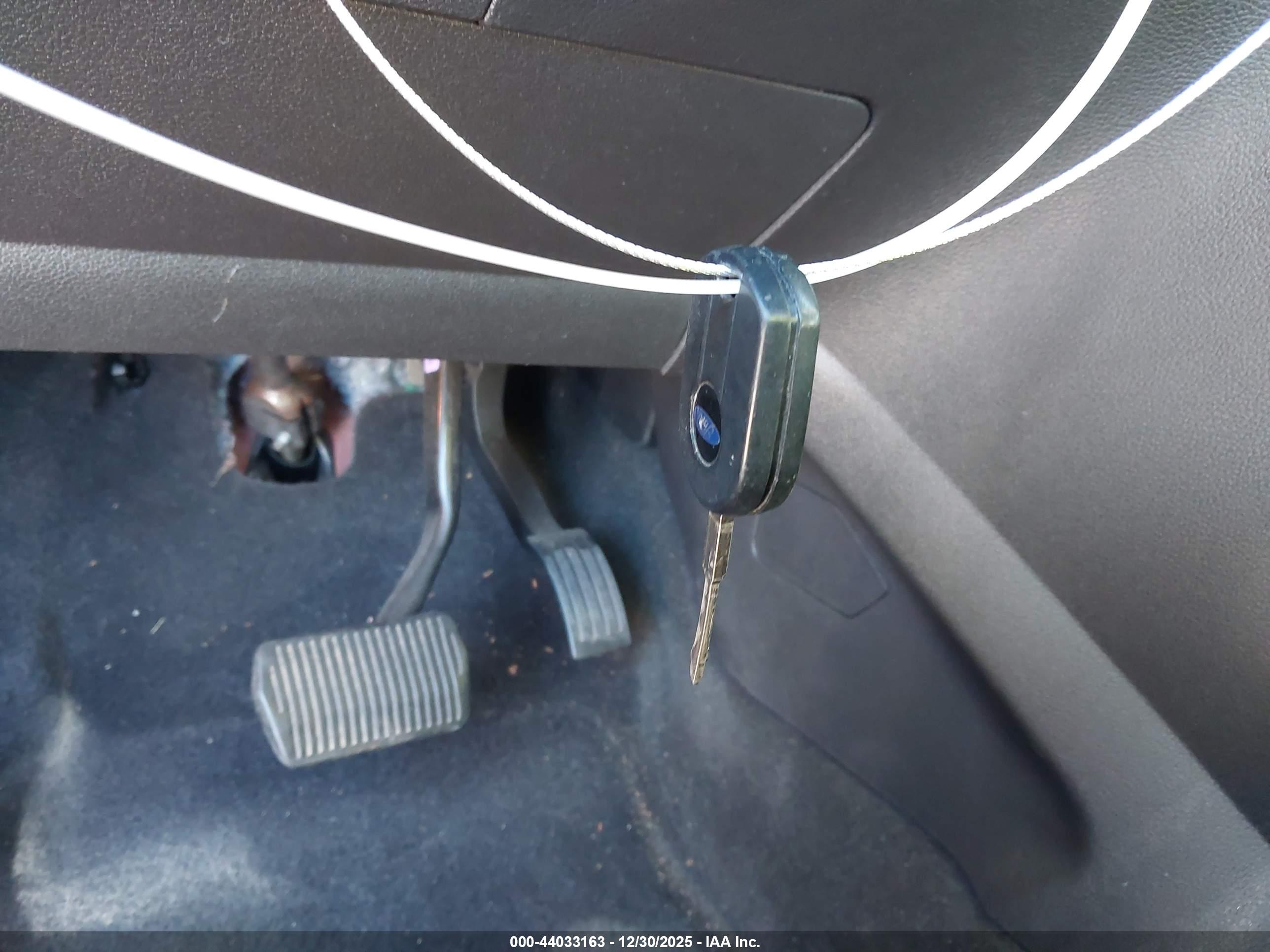 FORD ESCAPE image 11