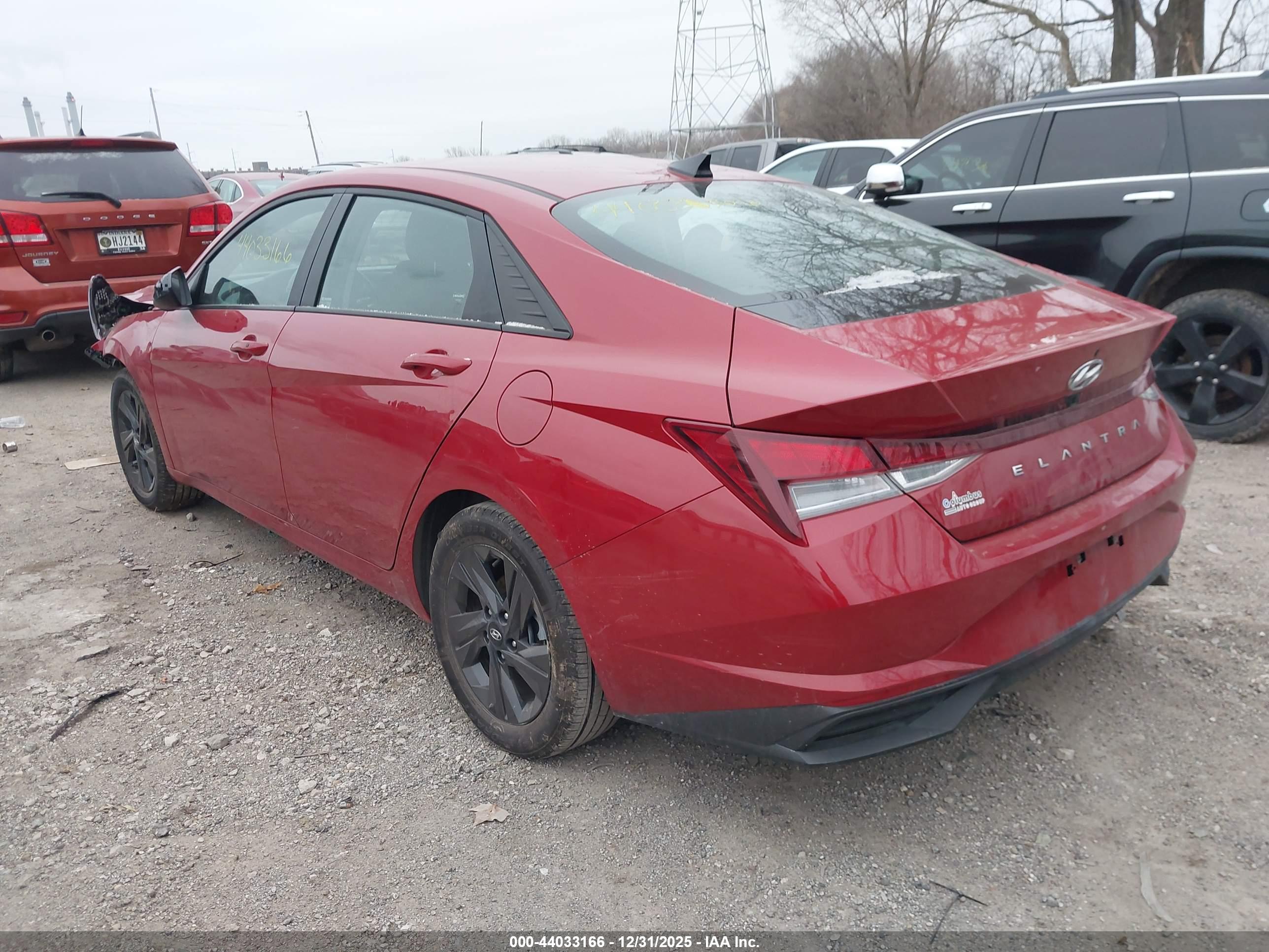 HYUNDAI ELANTRA image 3