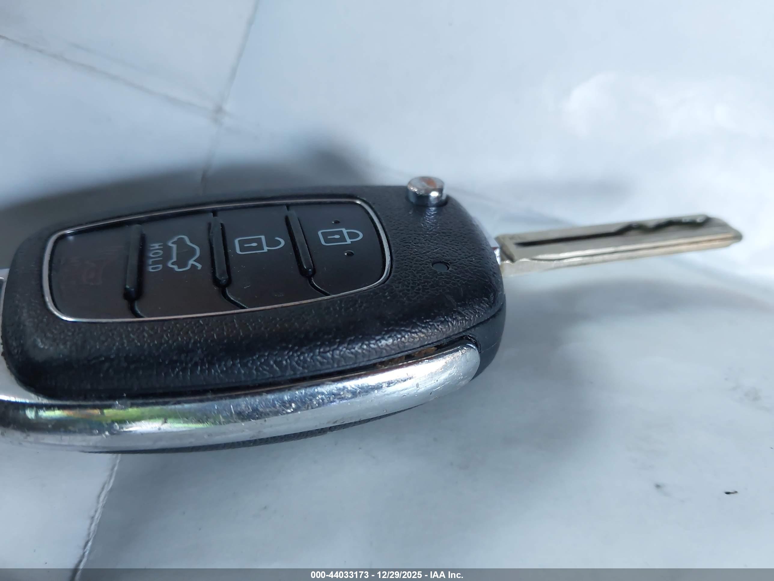 HYUNDAI SONATA image 11
