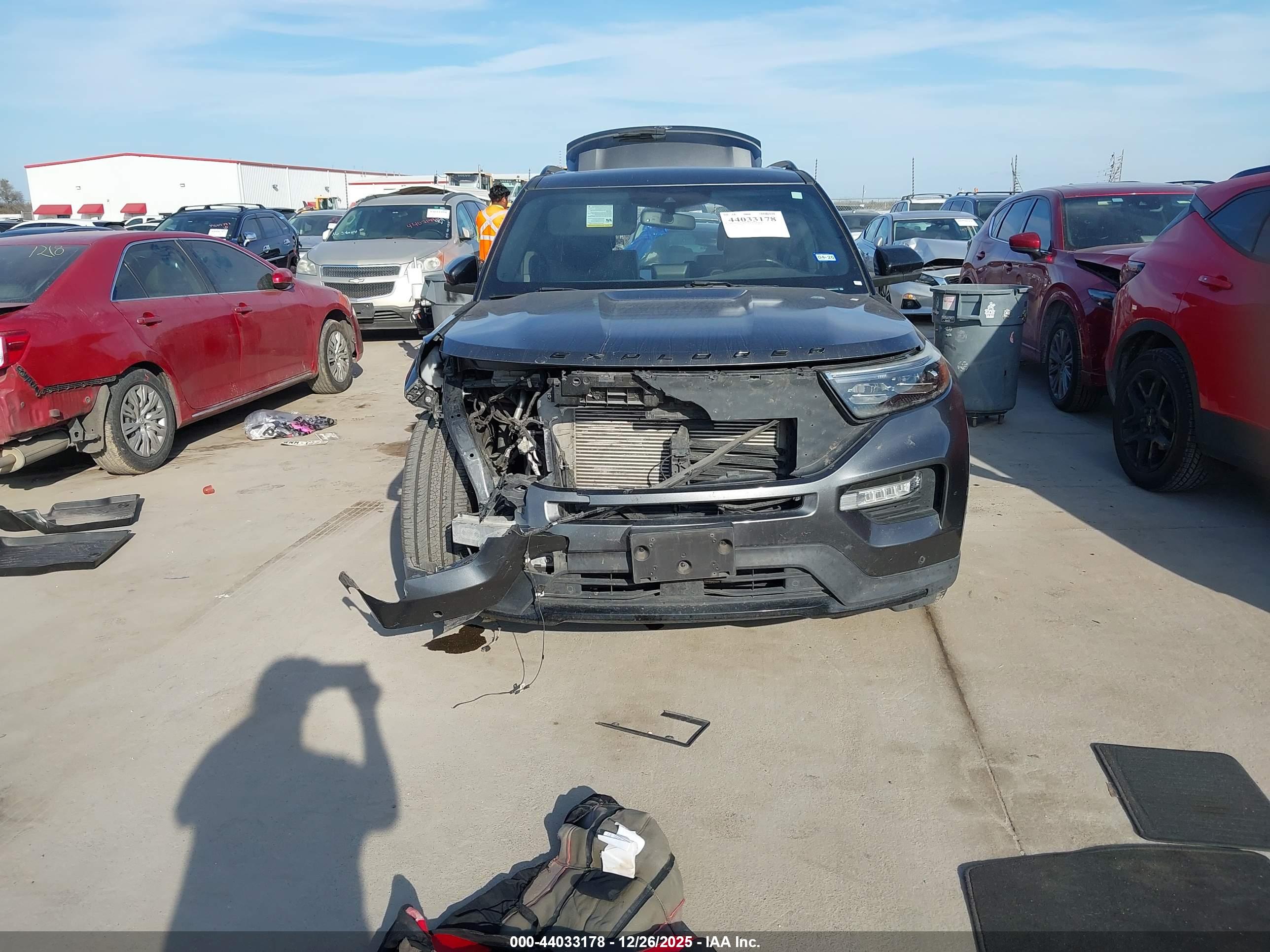 FORD EXPLORER image 6