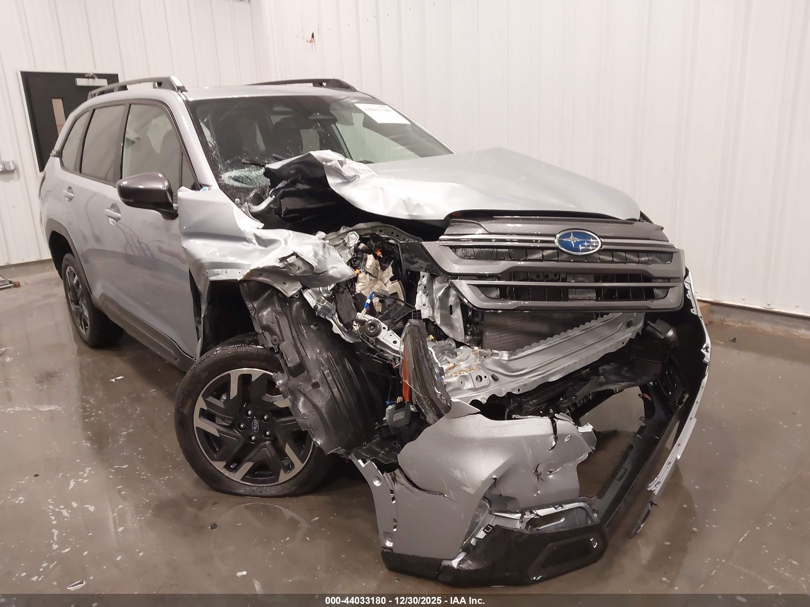 SUBARU FORESTER image 6