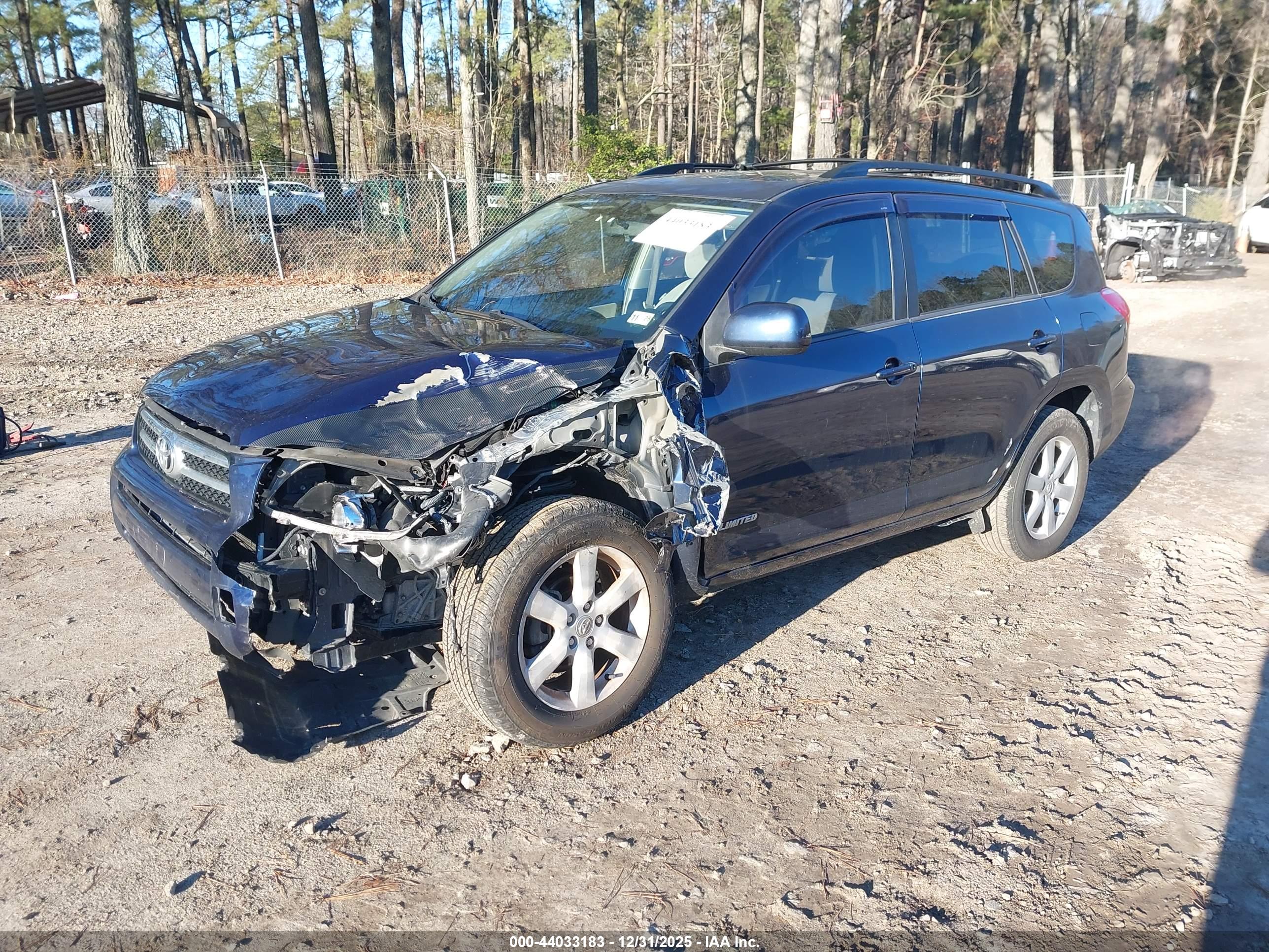 TOYOTA RAV4 image 2