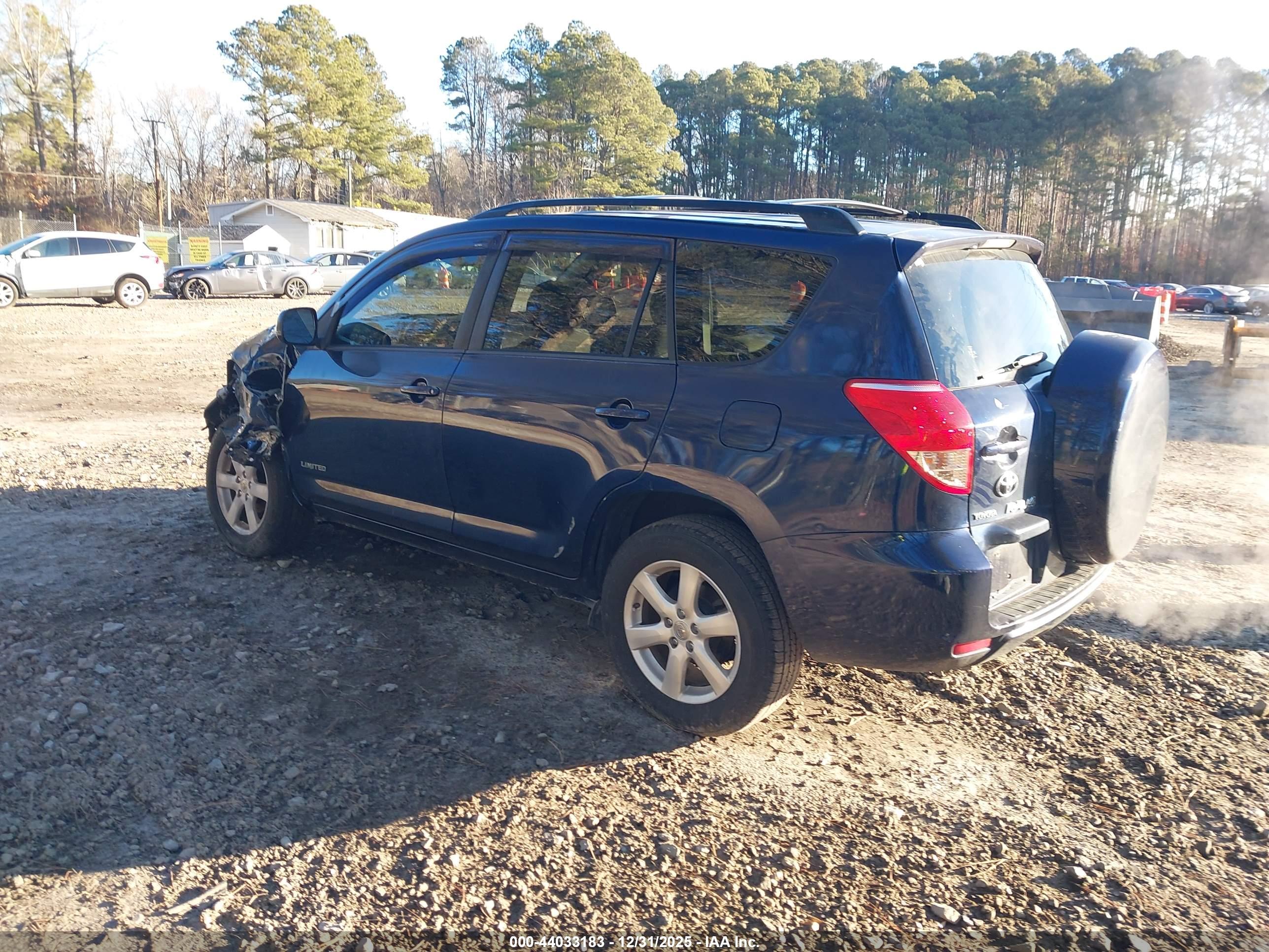 TOYOTA RAV4 image 3