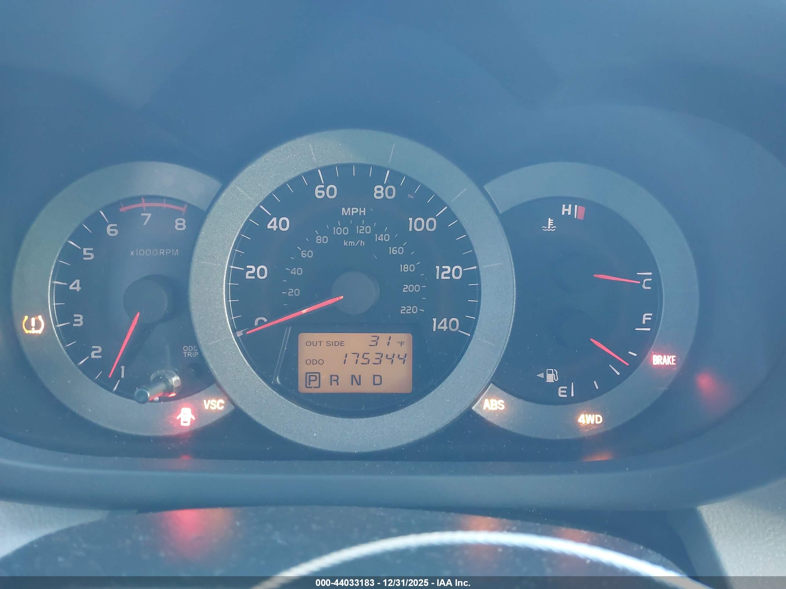 TOYOTA RAV4 image 7