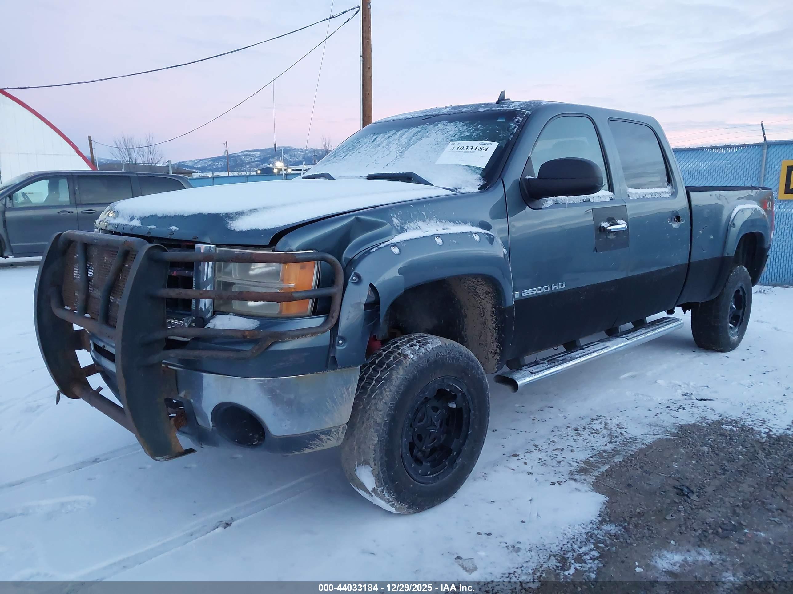 GMC SIERRA image 2