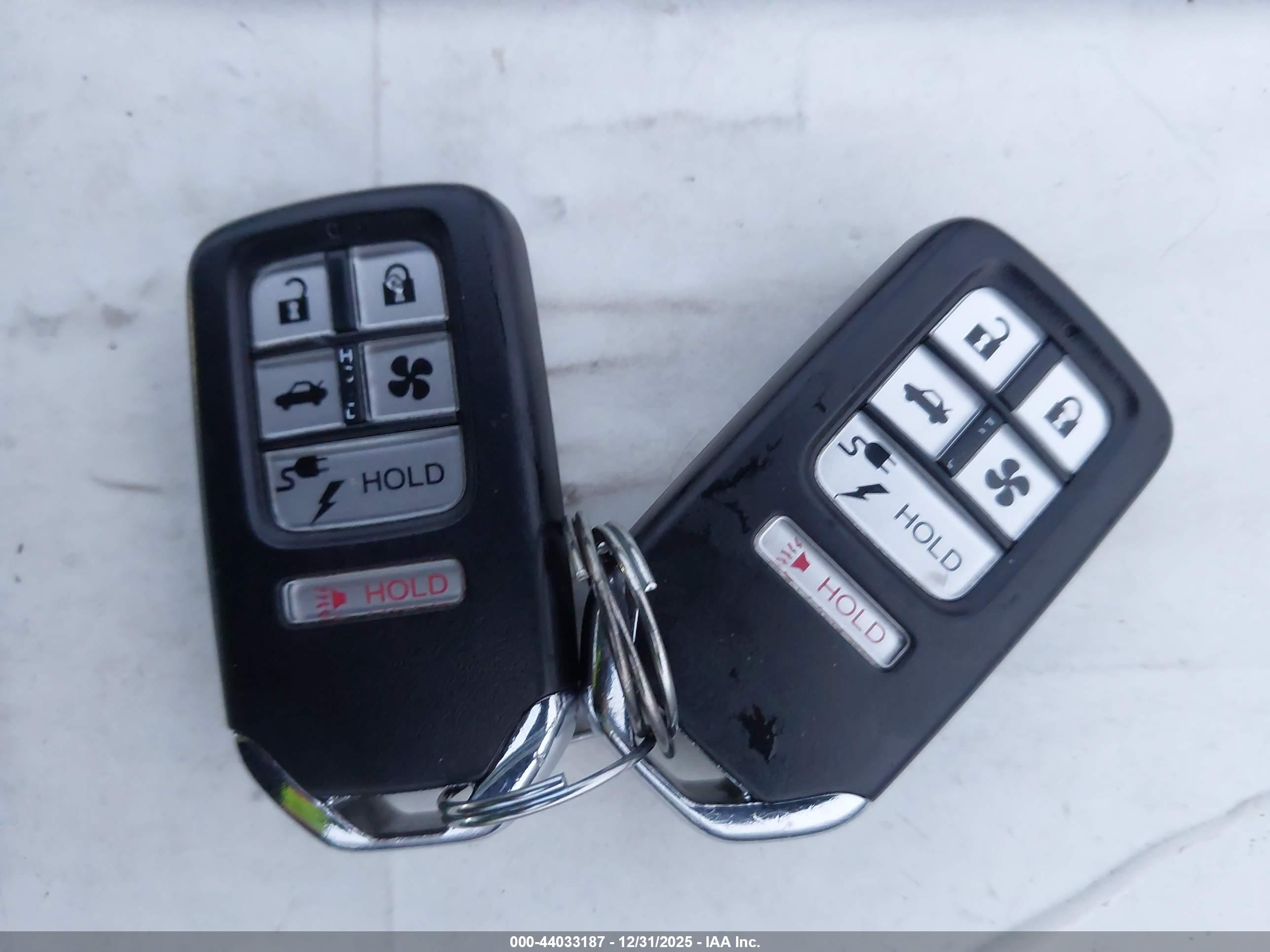 HONDA CLARITY image 11