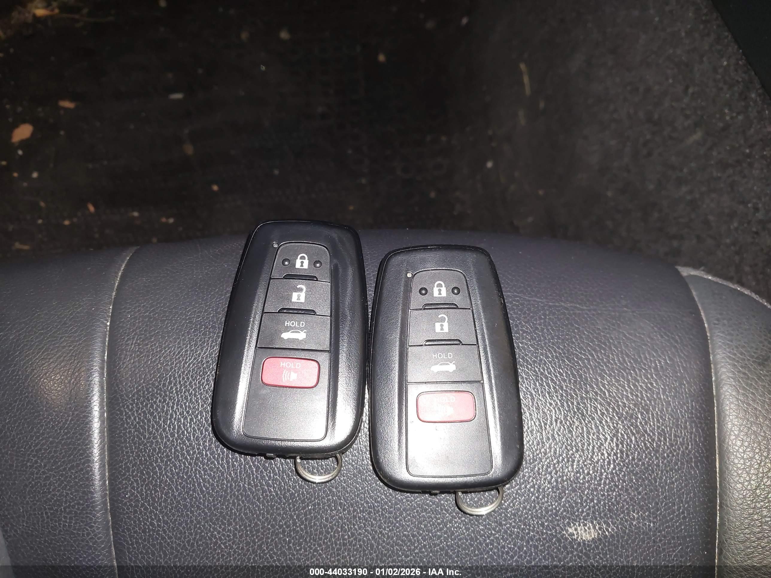 TOYOTA CAMRY image 11