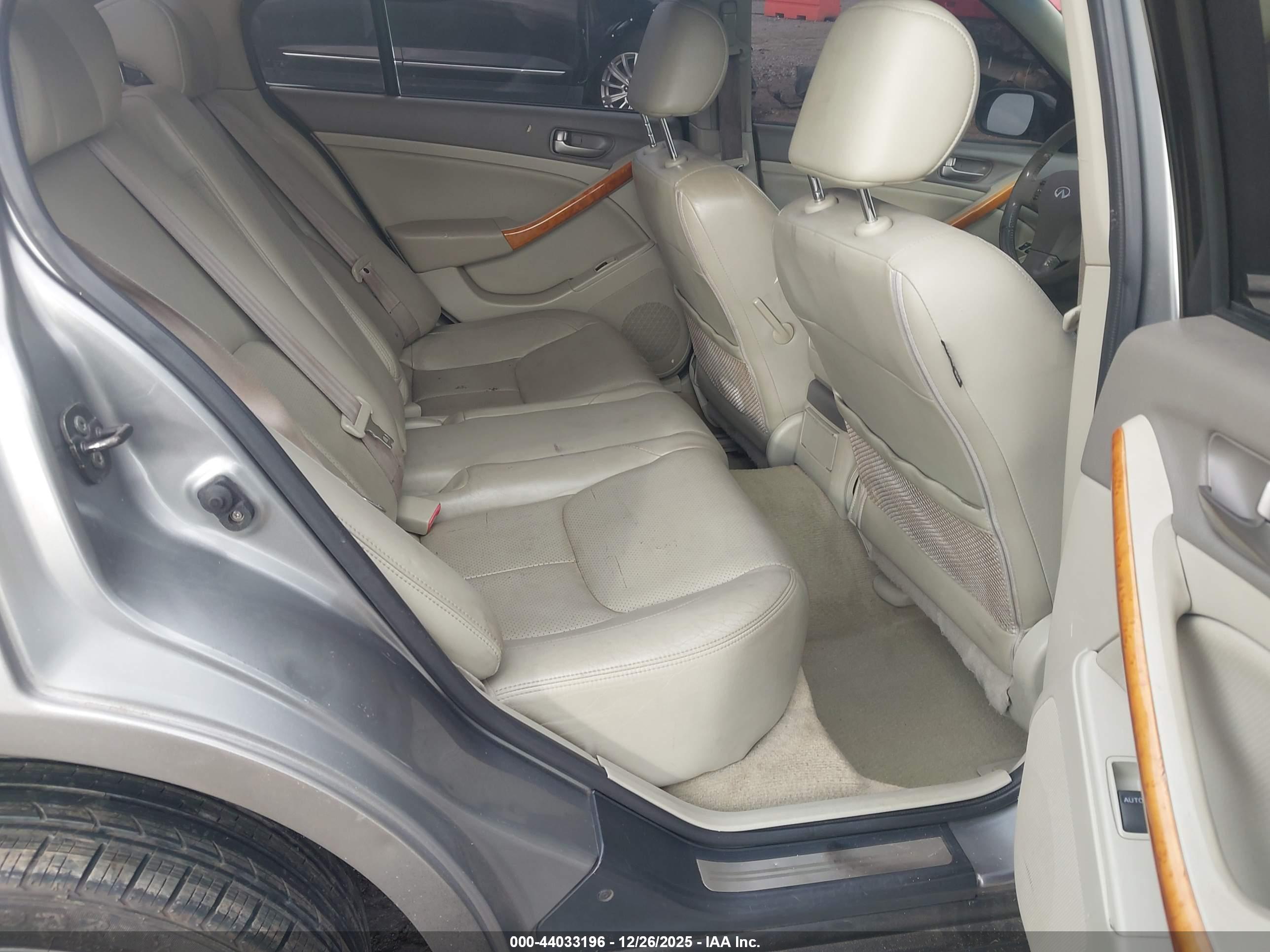 INFINITI G35 image 8