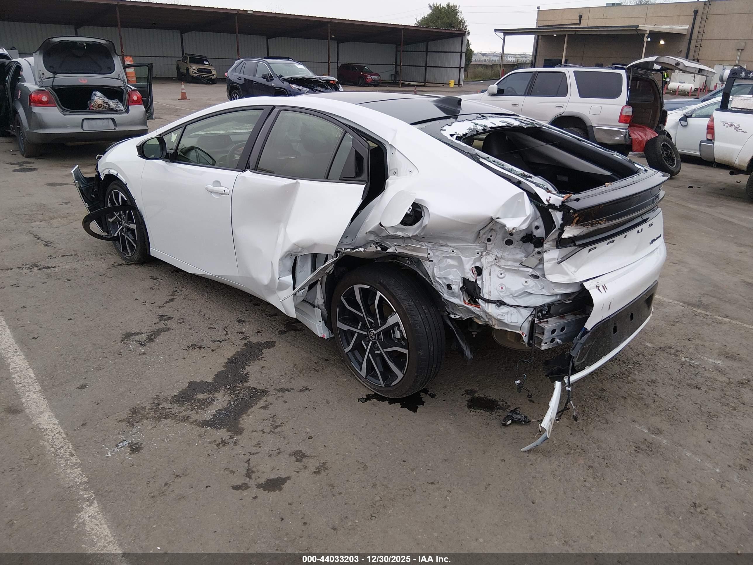 TOYOTA PRIUS image 3