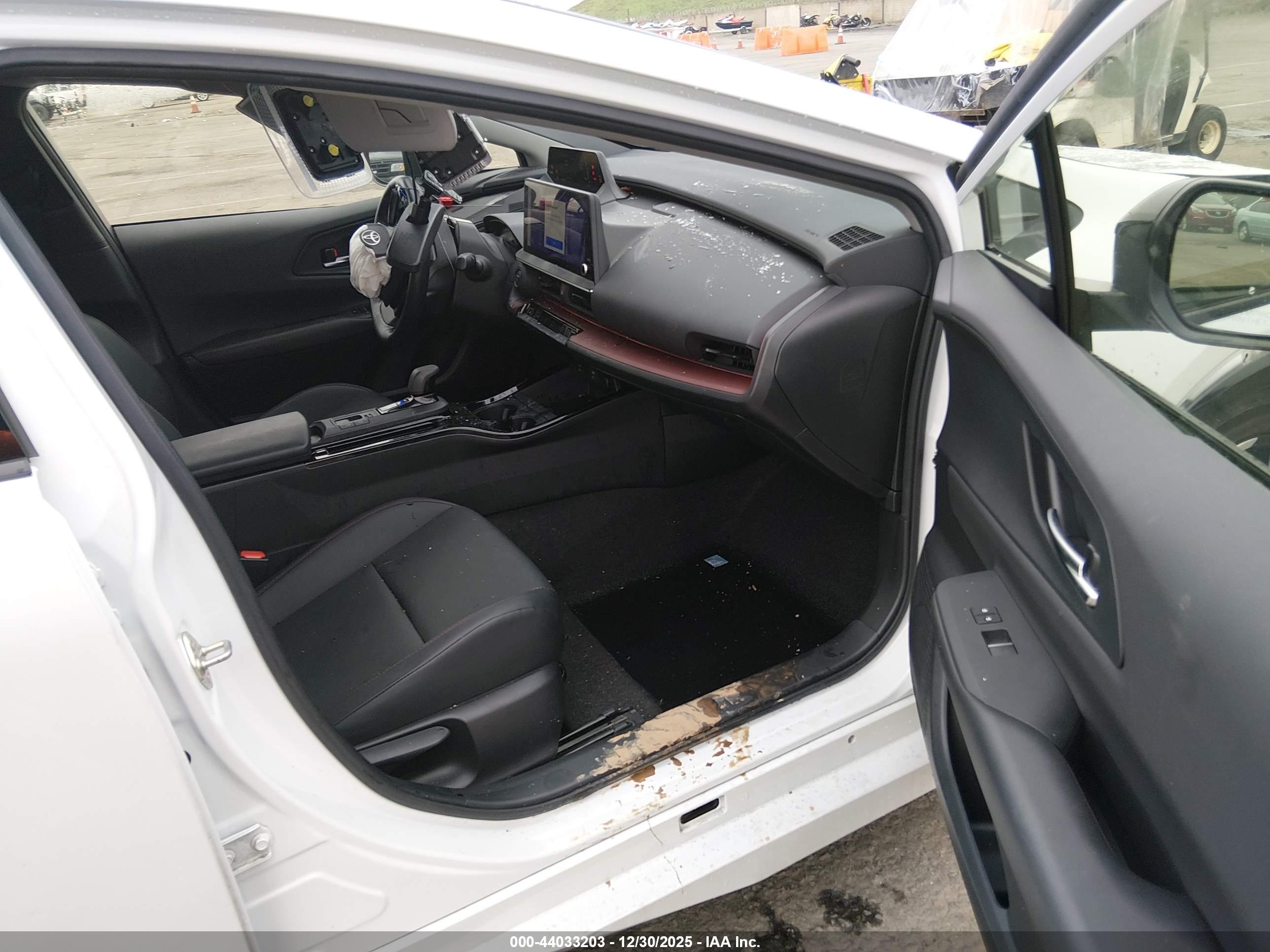 TOYOTA PRIUS image 5