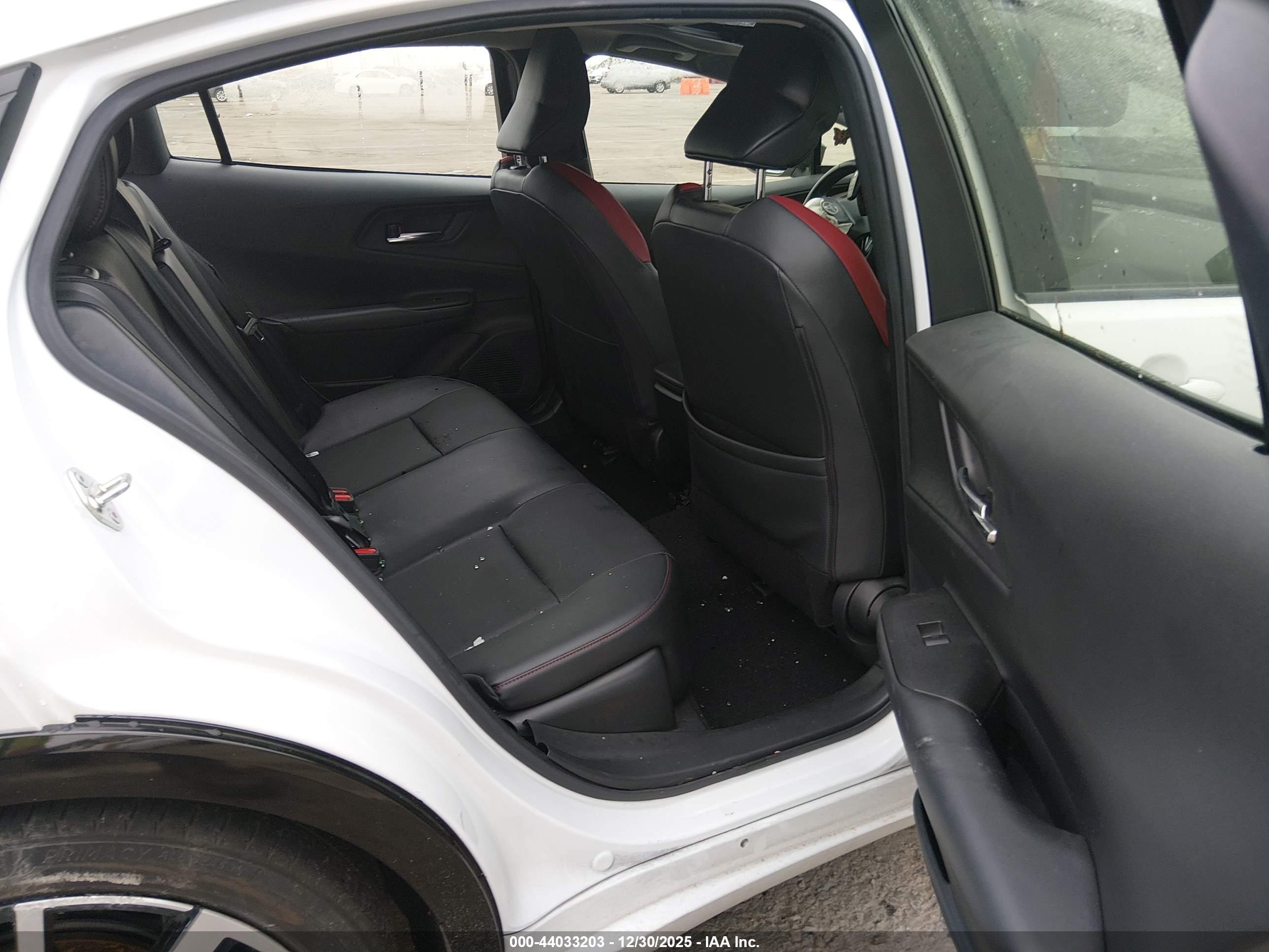 TOYOTA PRIUS image 8
