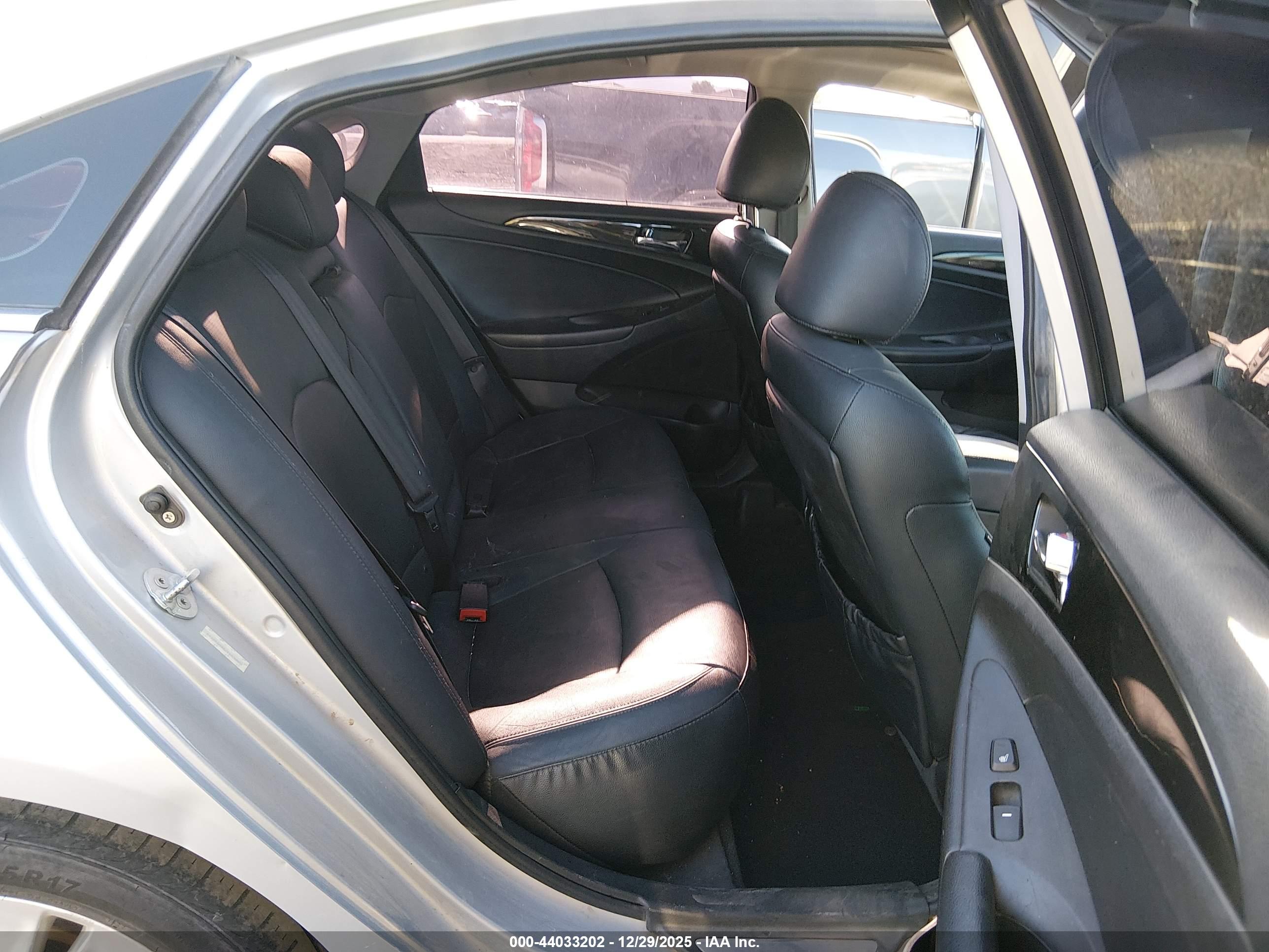 HYUNDAI SONATA image 8