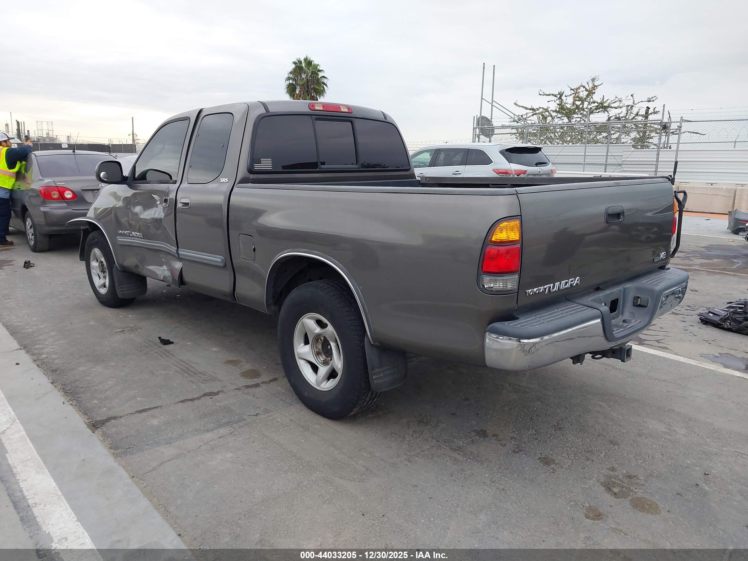 TOYOTA TUNDRA image 3