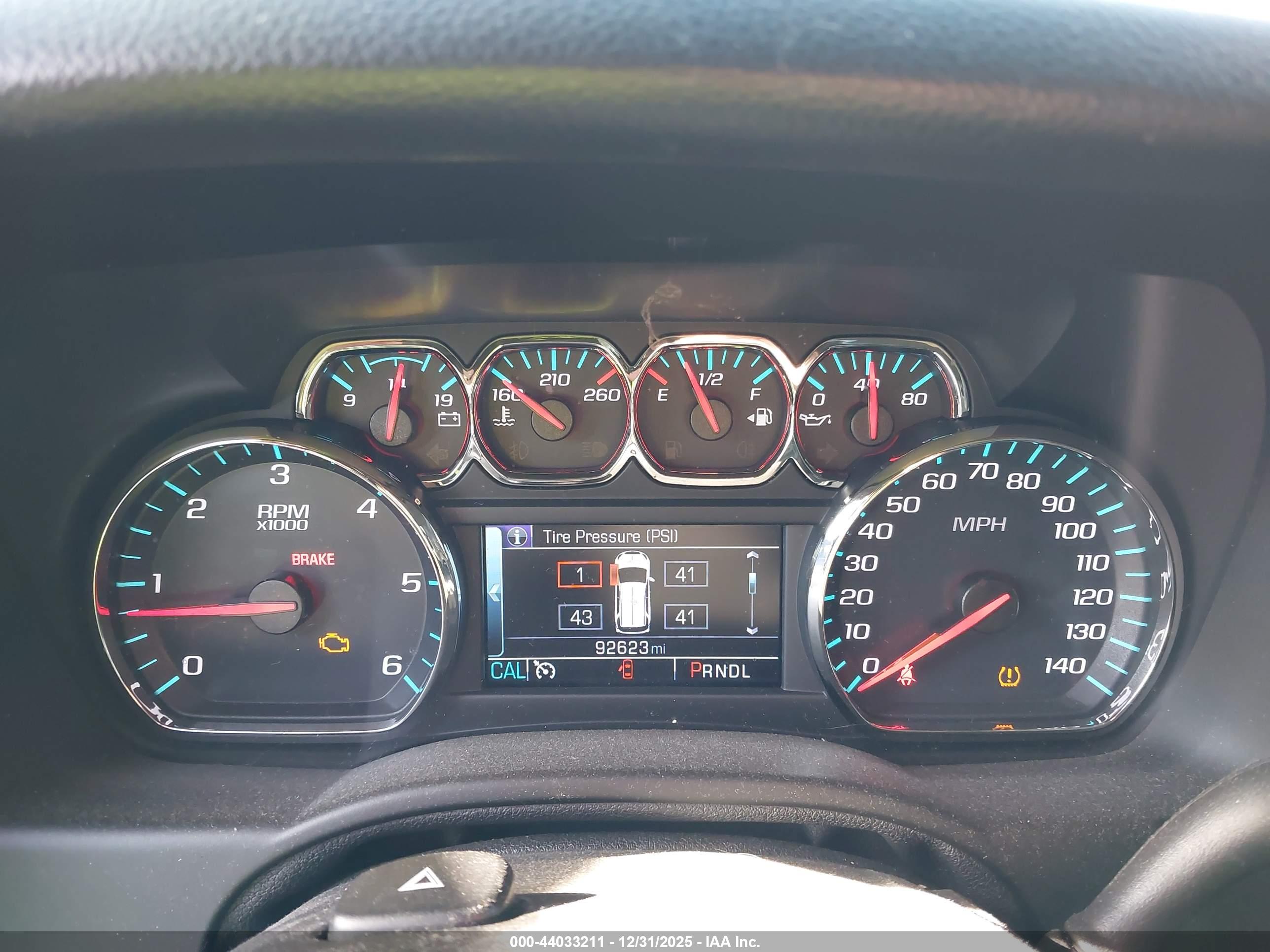 CHEVROLET SUBURBAN image 7