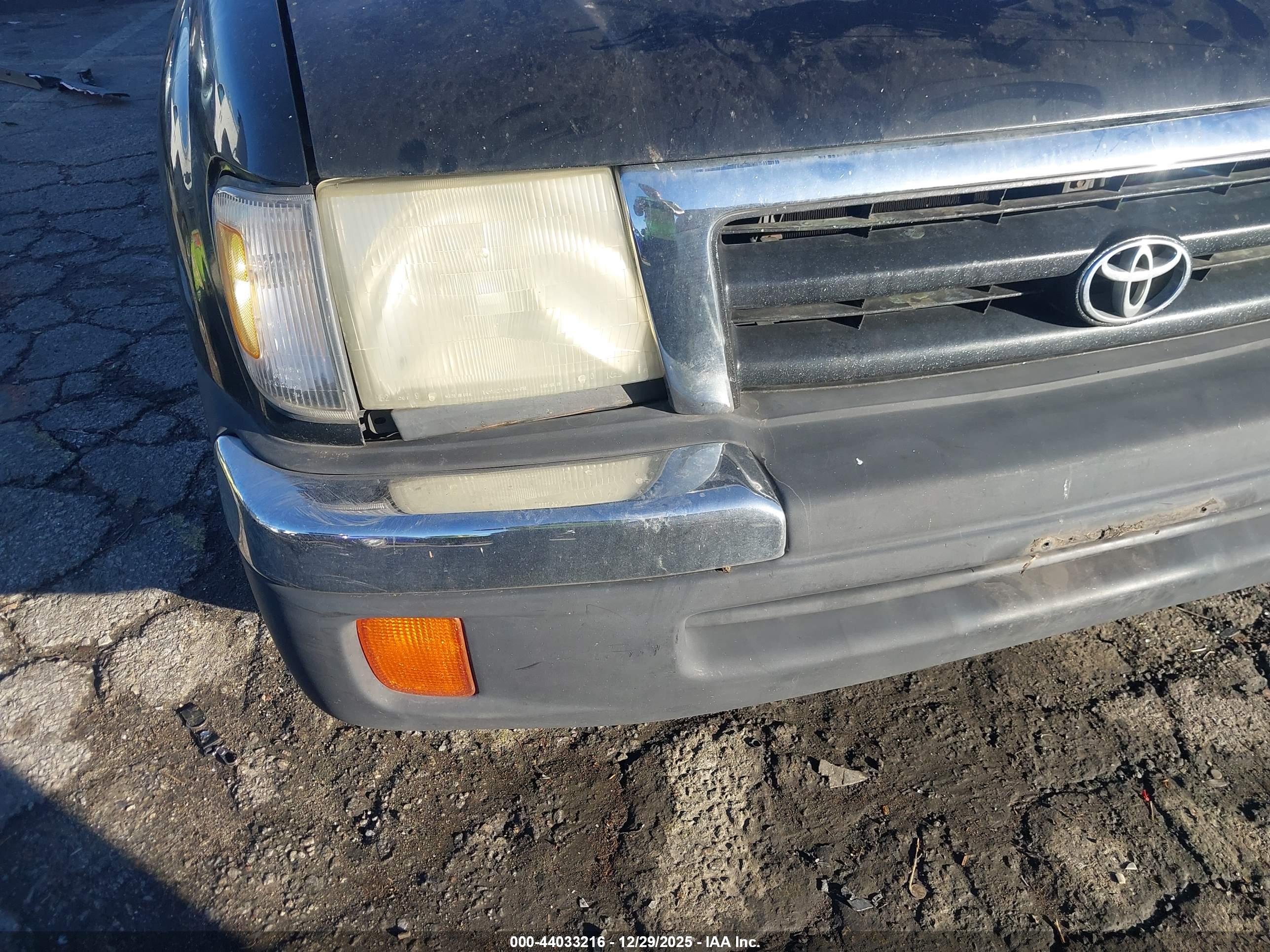 TOYOTA TACOMA image 6