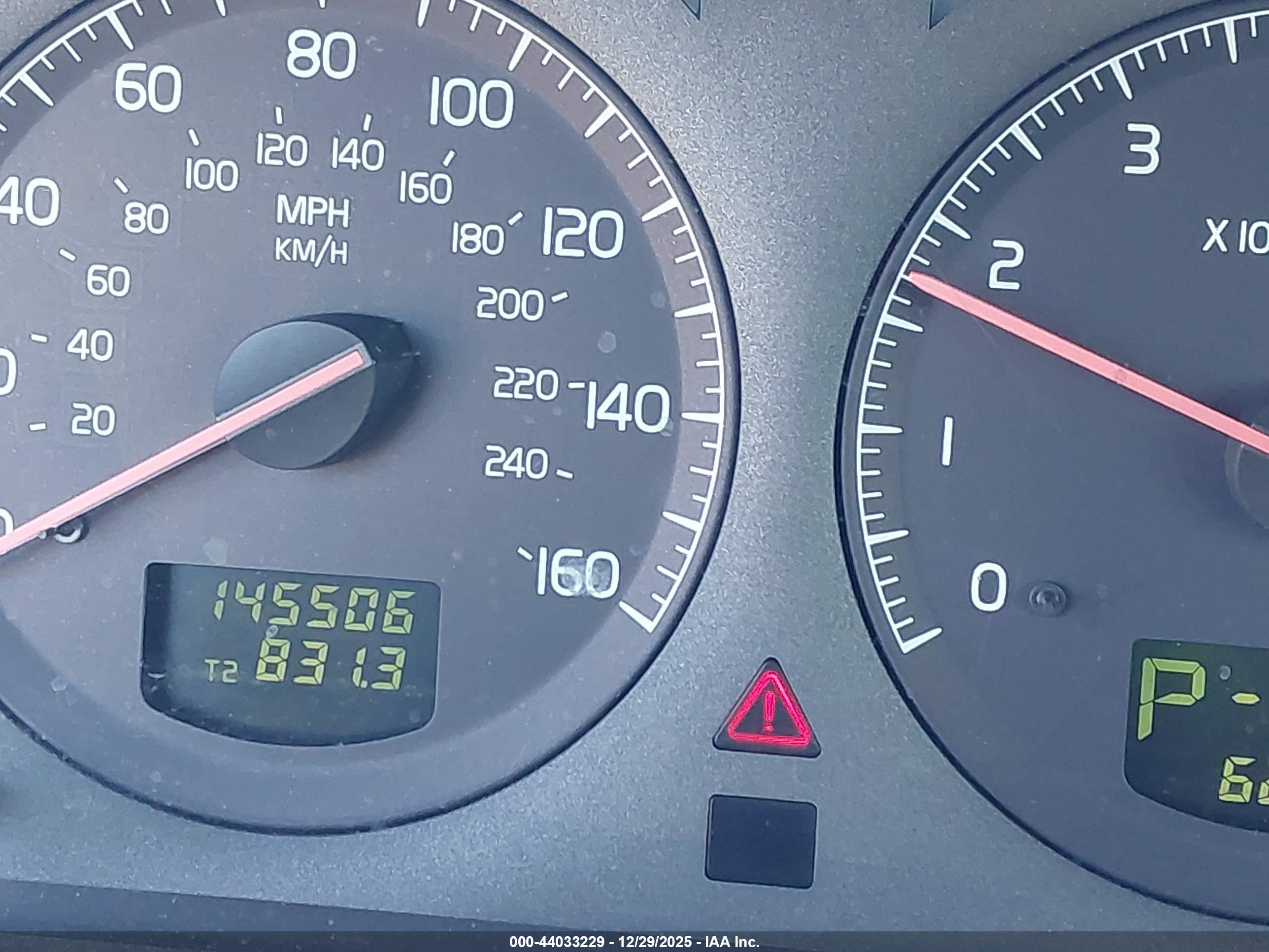 VOLVO V70 image 7