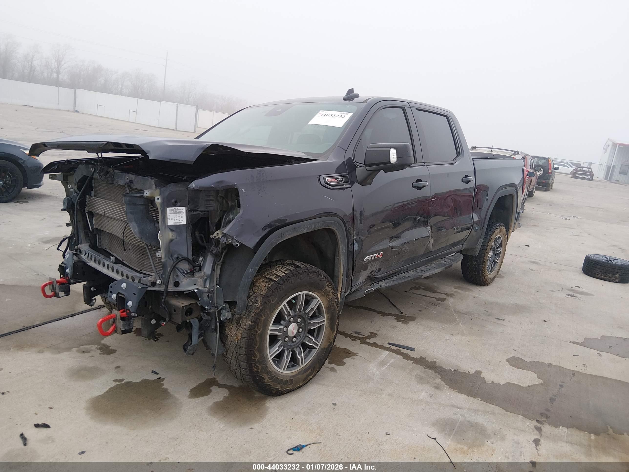 GMC SIERRA image 2