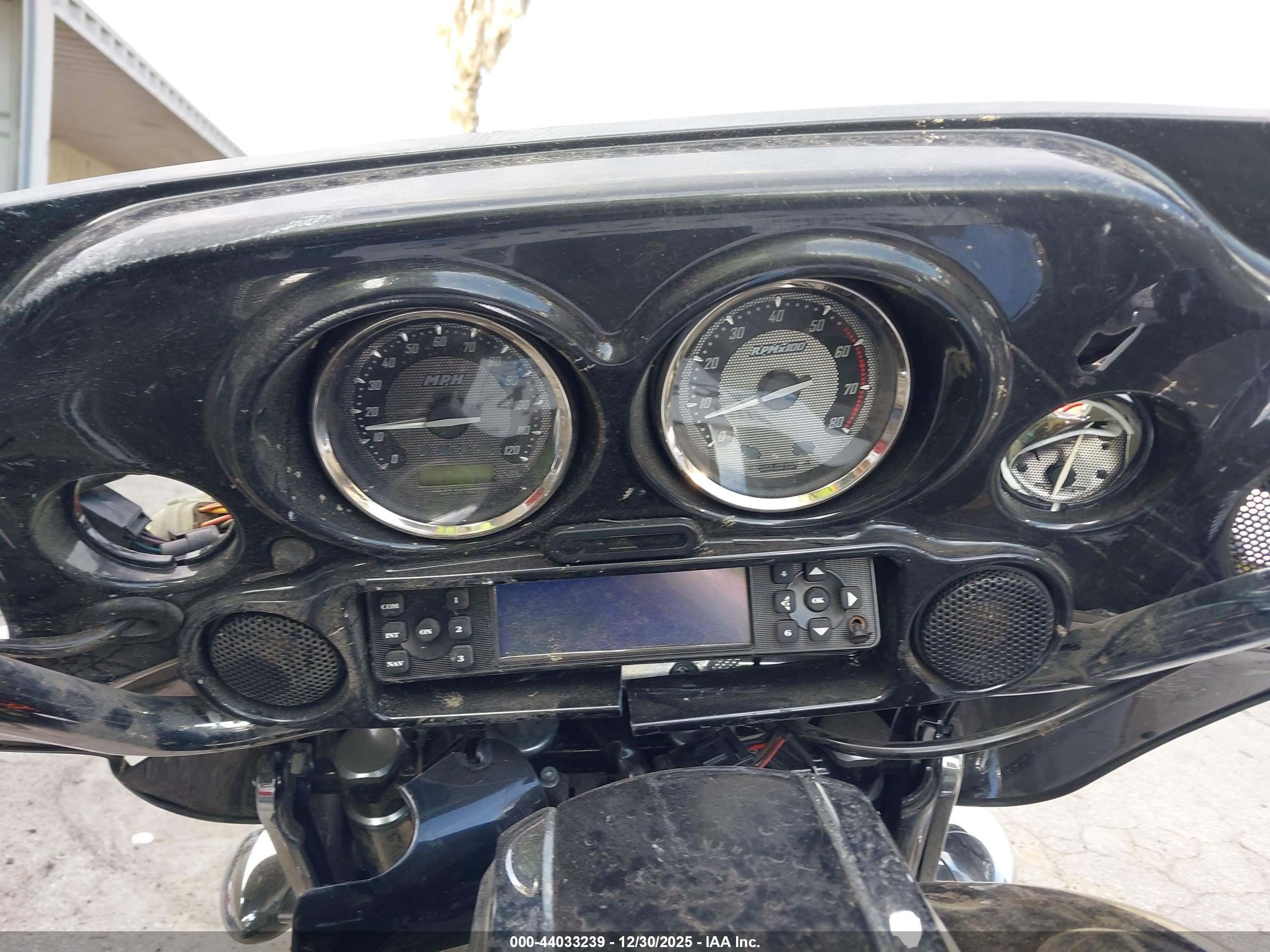 HARLEY-DAVIDSON FLHXSE3 image 7