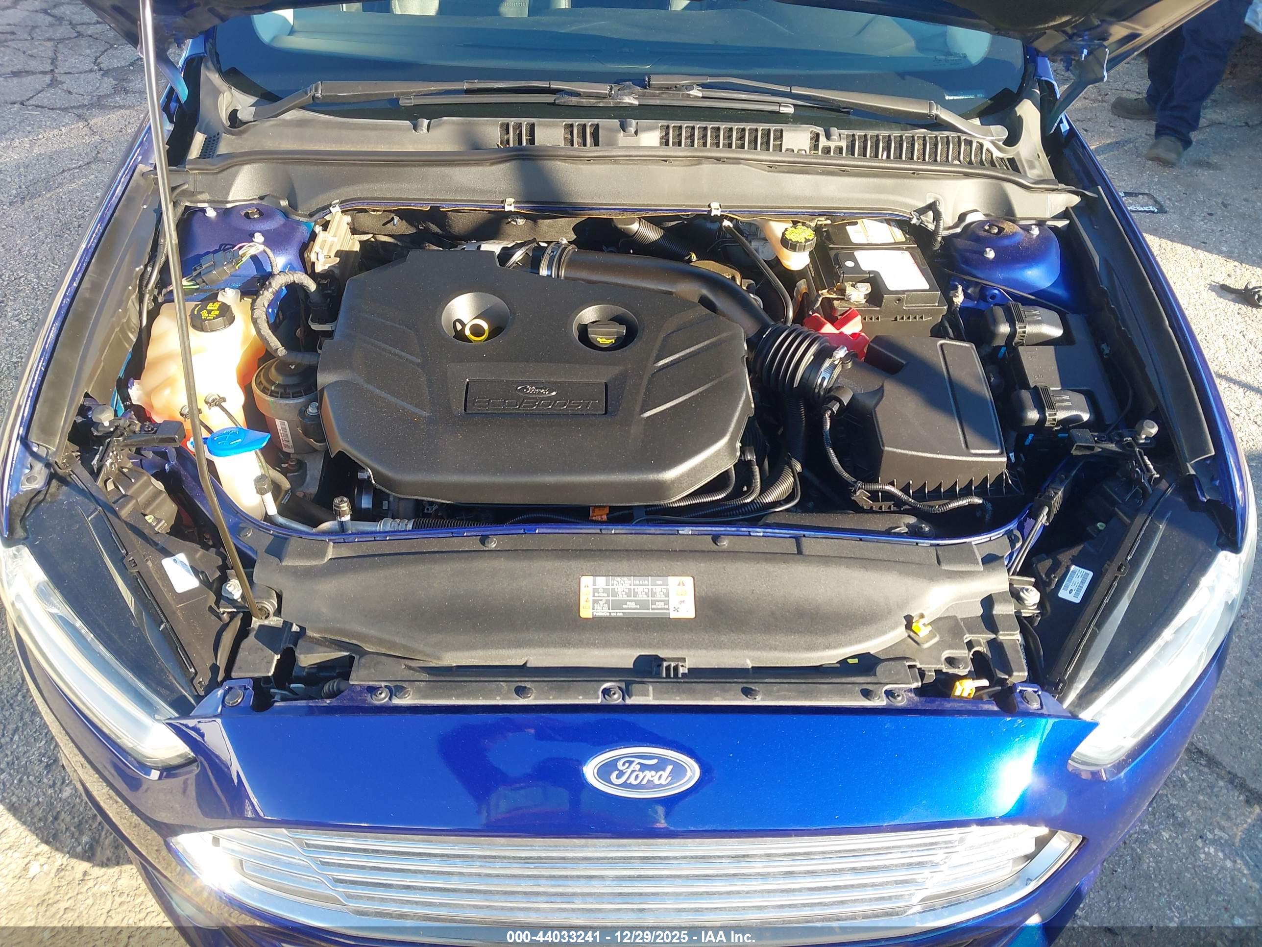 FORD FUSION image 10