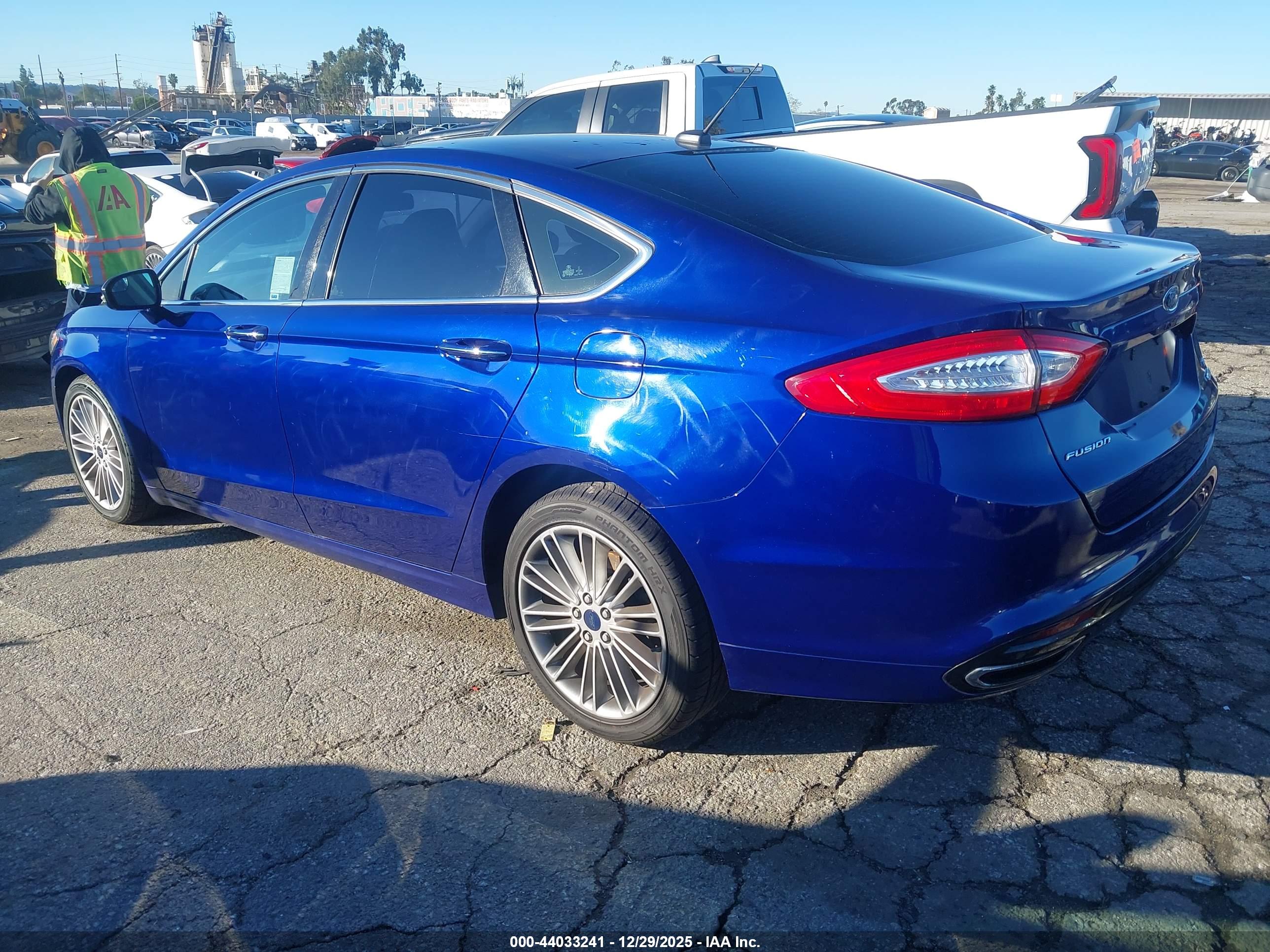 FORD FUSION image 3