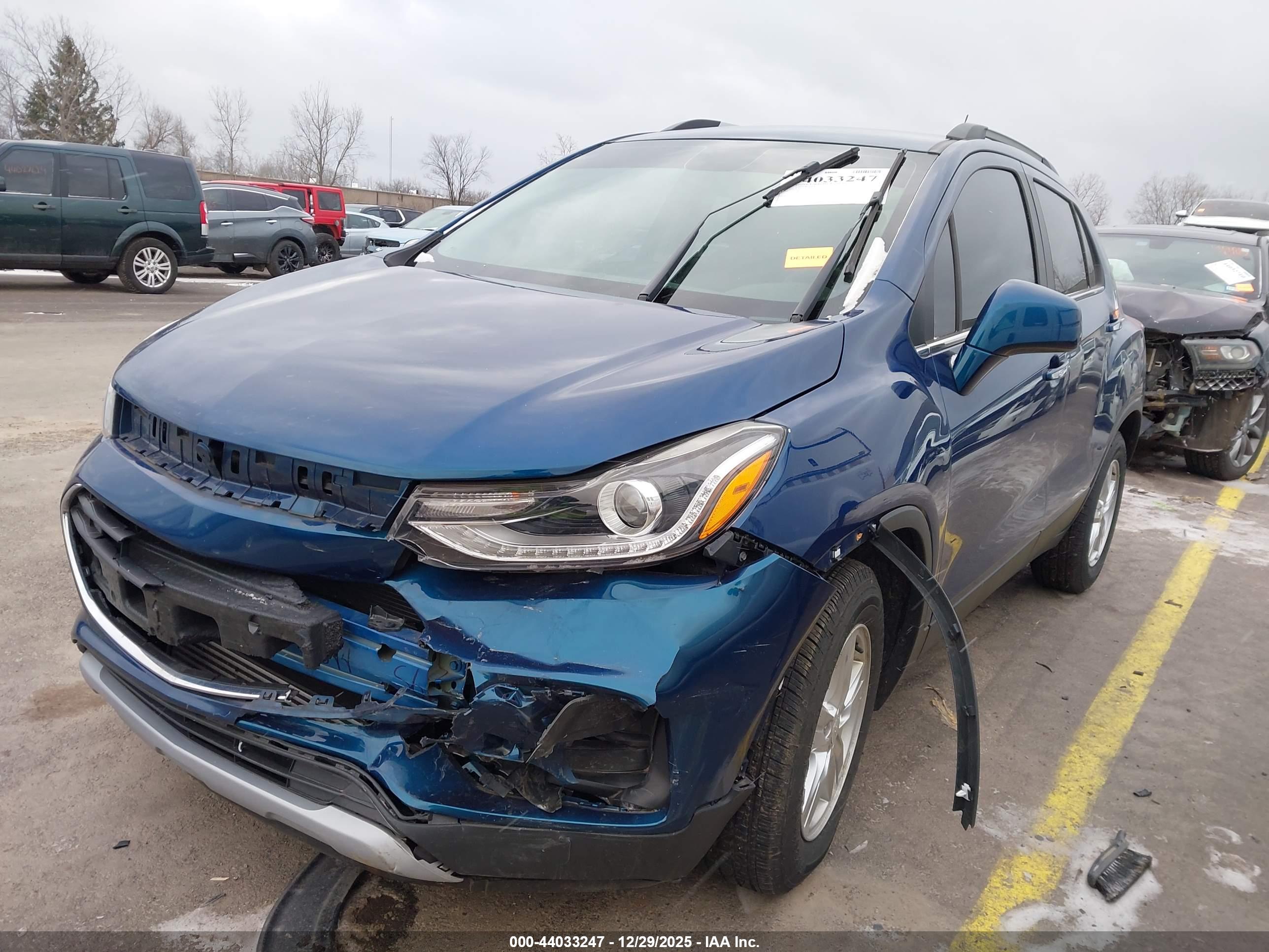 CHEVROLET TRAX image 2
