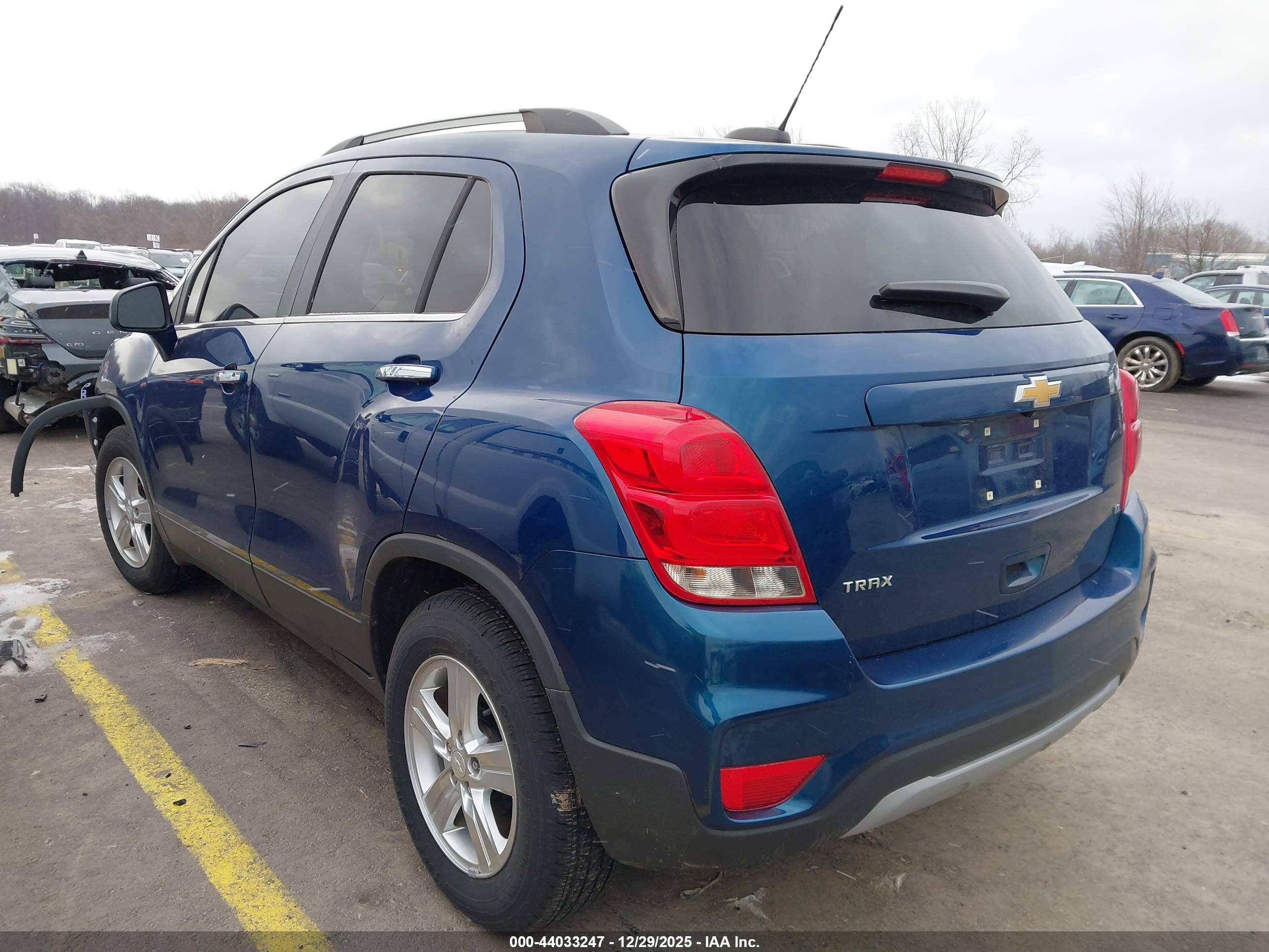 CHEVROLET TRAX image 3