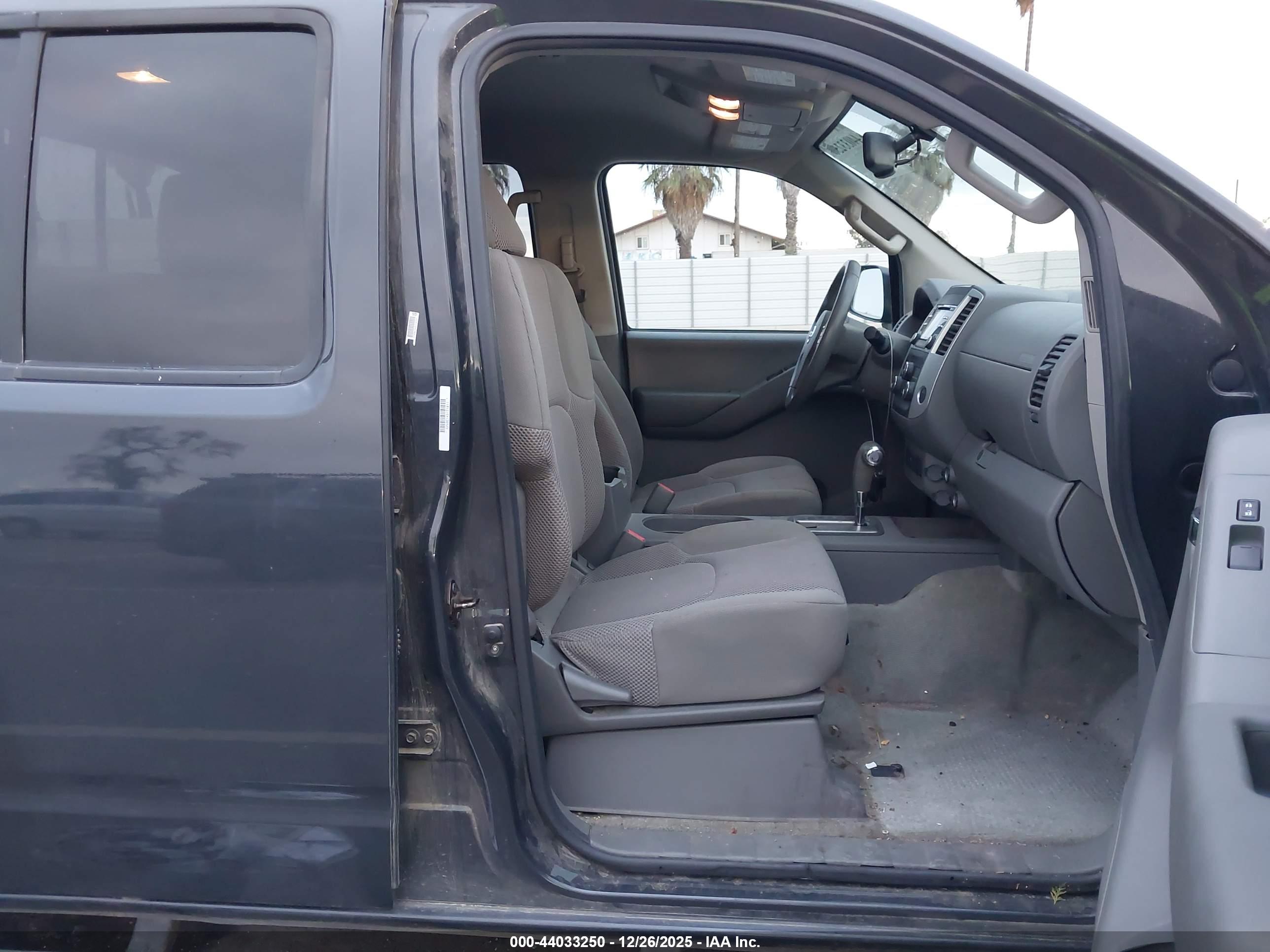 NISSAN FRONTIER image 5