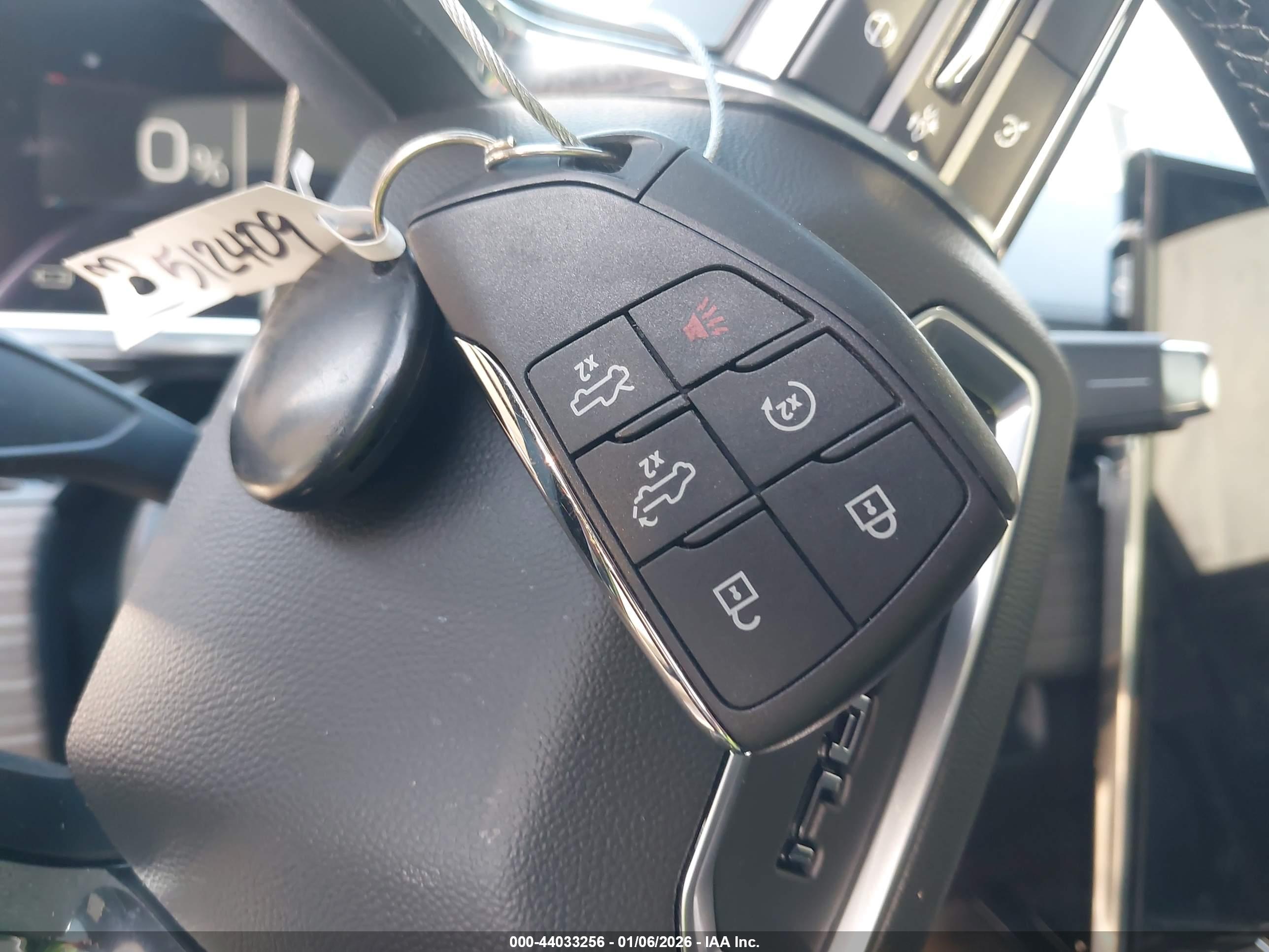 GMC SIERRA image 11