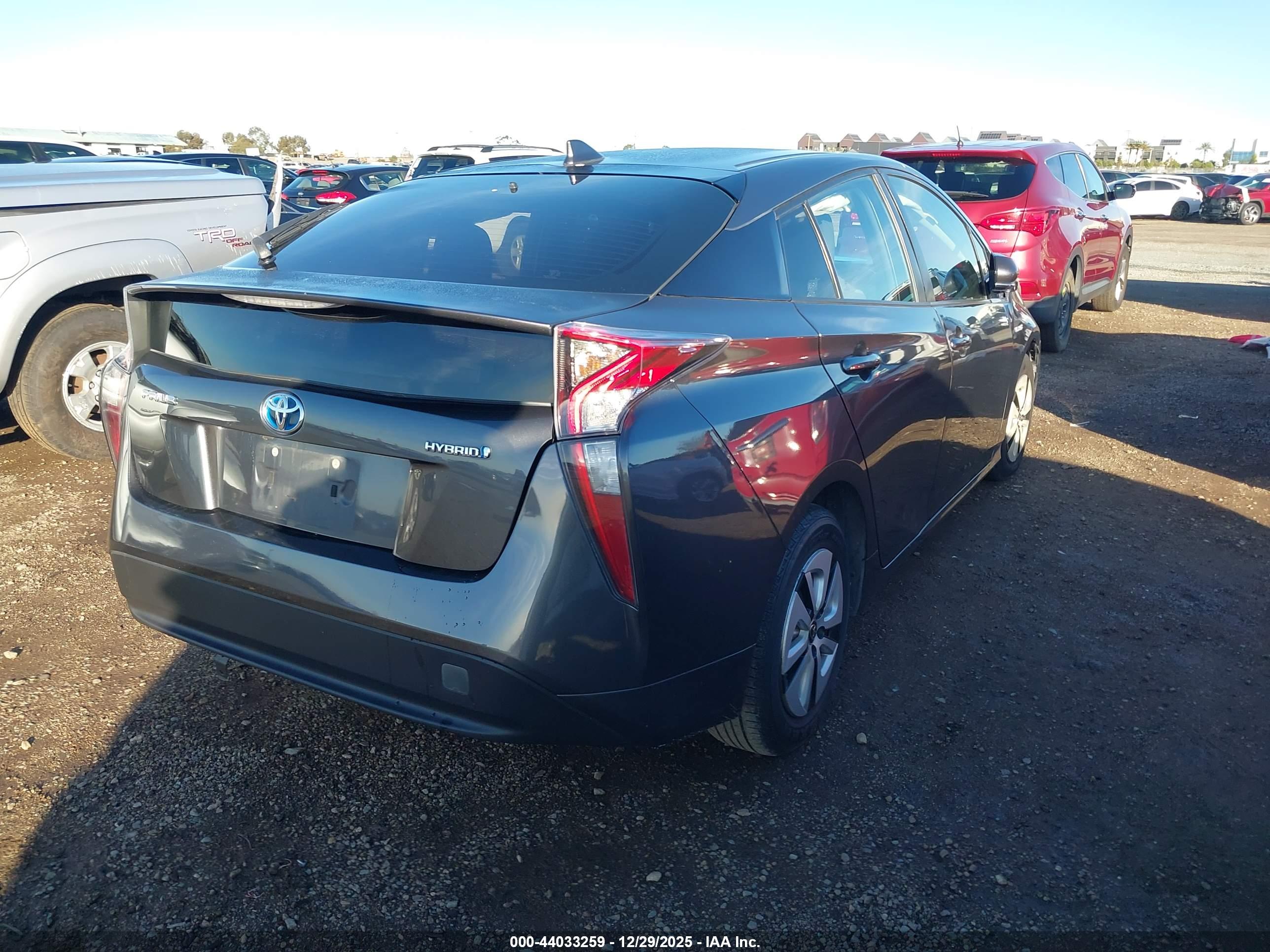 TOYOTA PRIUS image 4