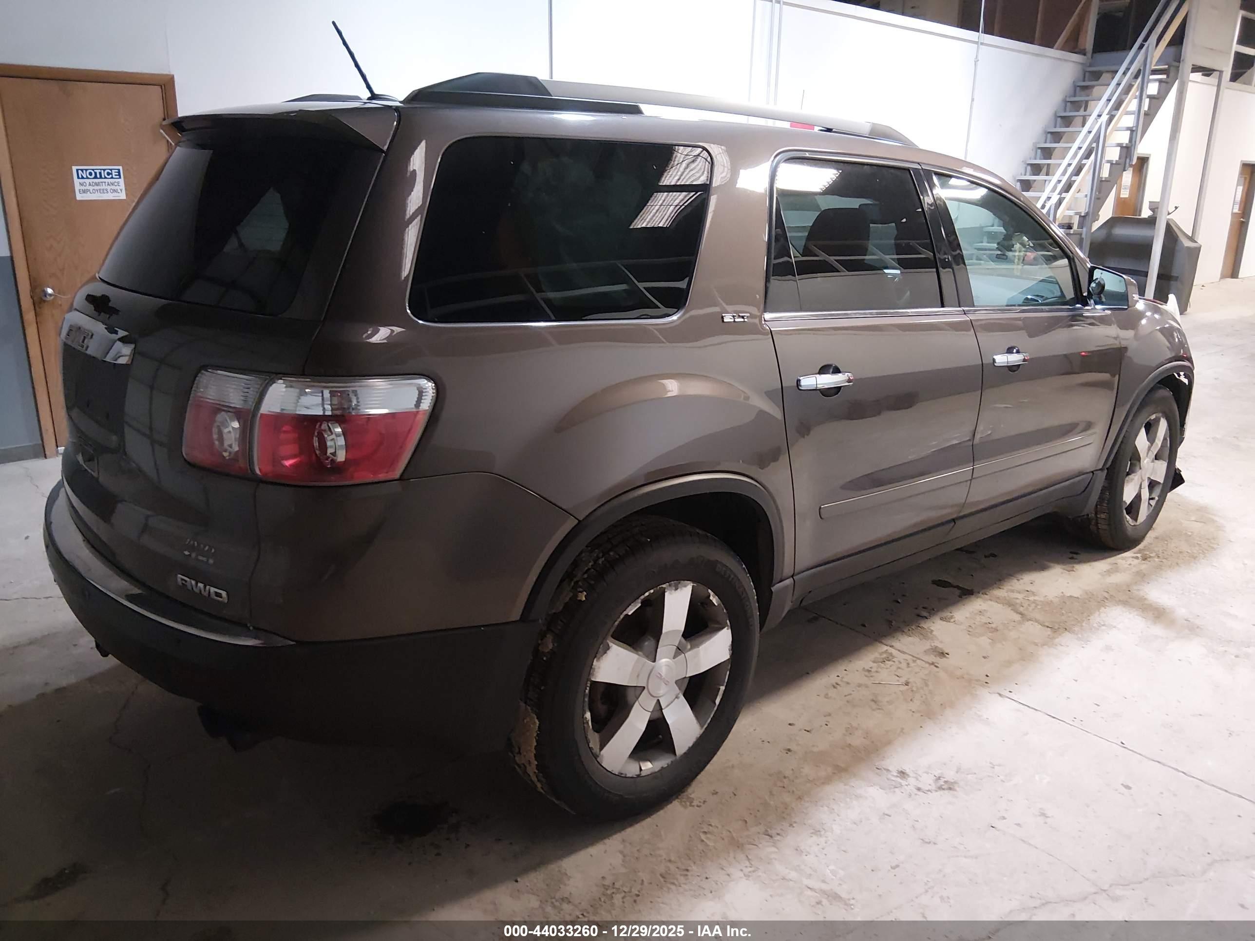 GMC ACADIA image 4
