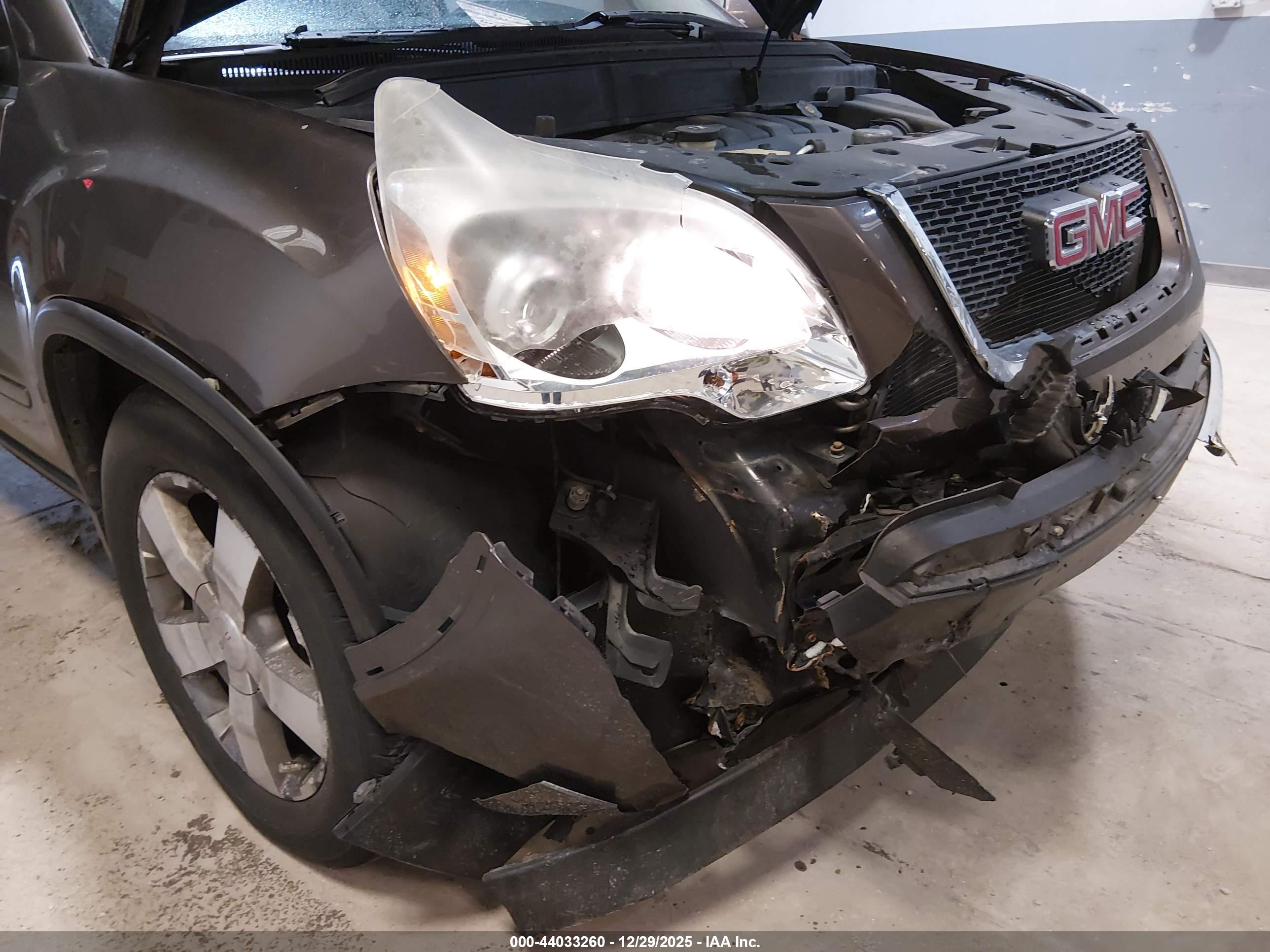 GMC ACADIA image 6